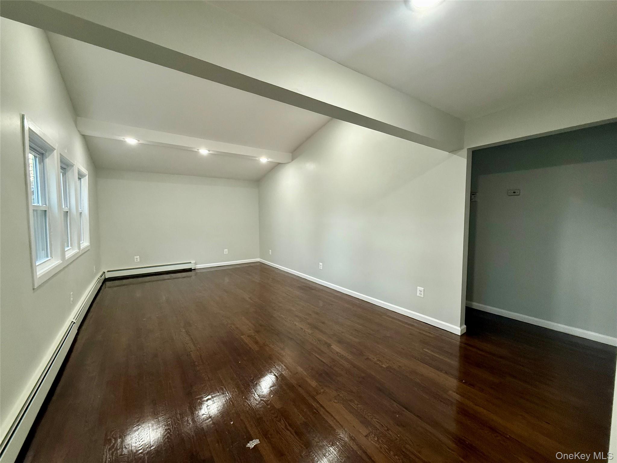 9 E Holt Street Property Photo 19