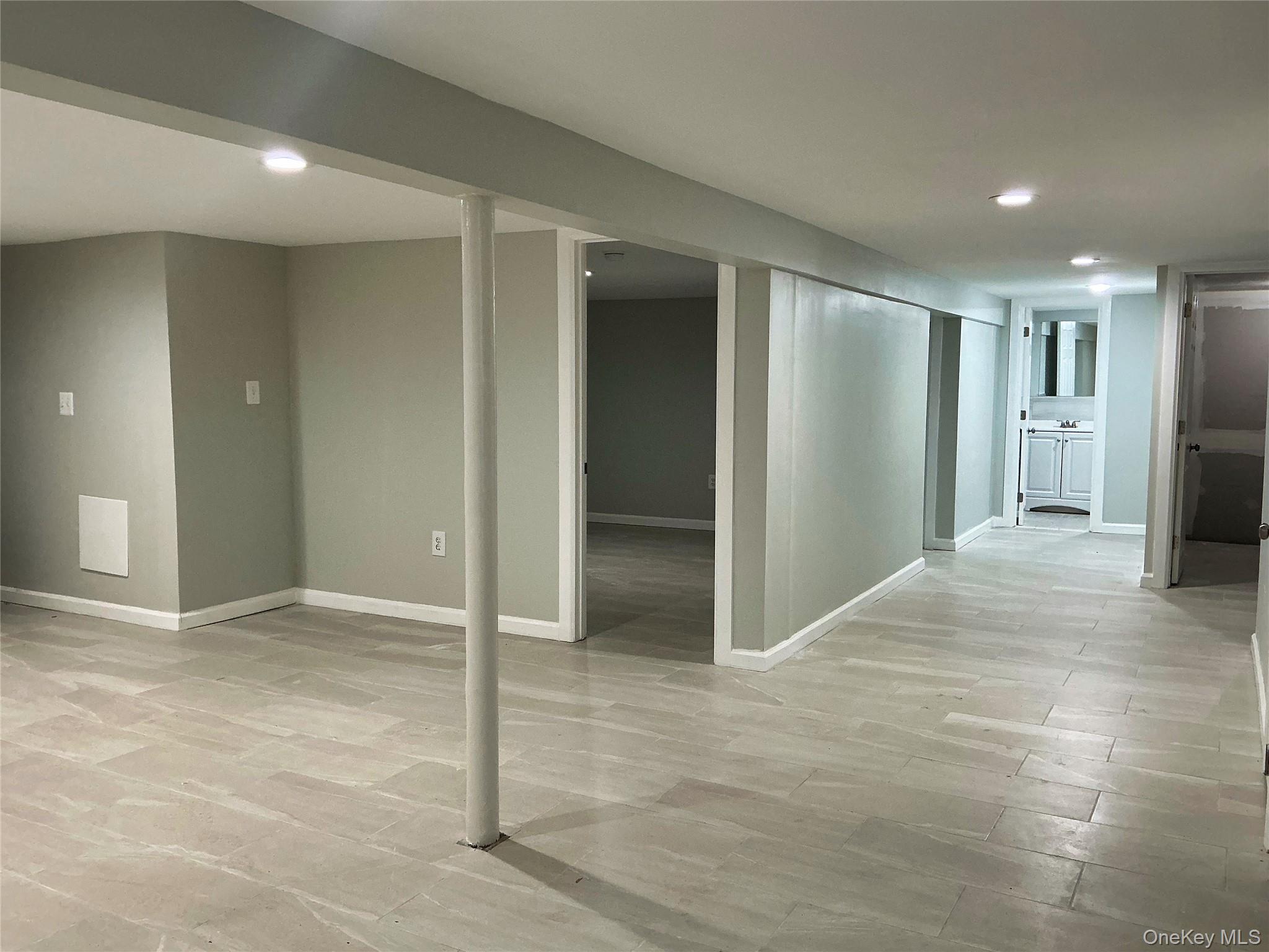 9 E Holt Street Property Photo 22