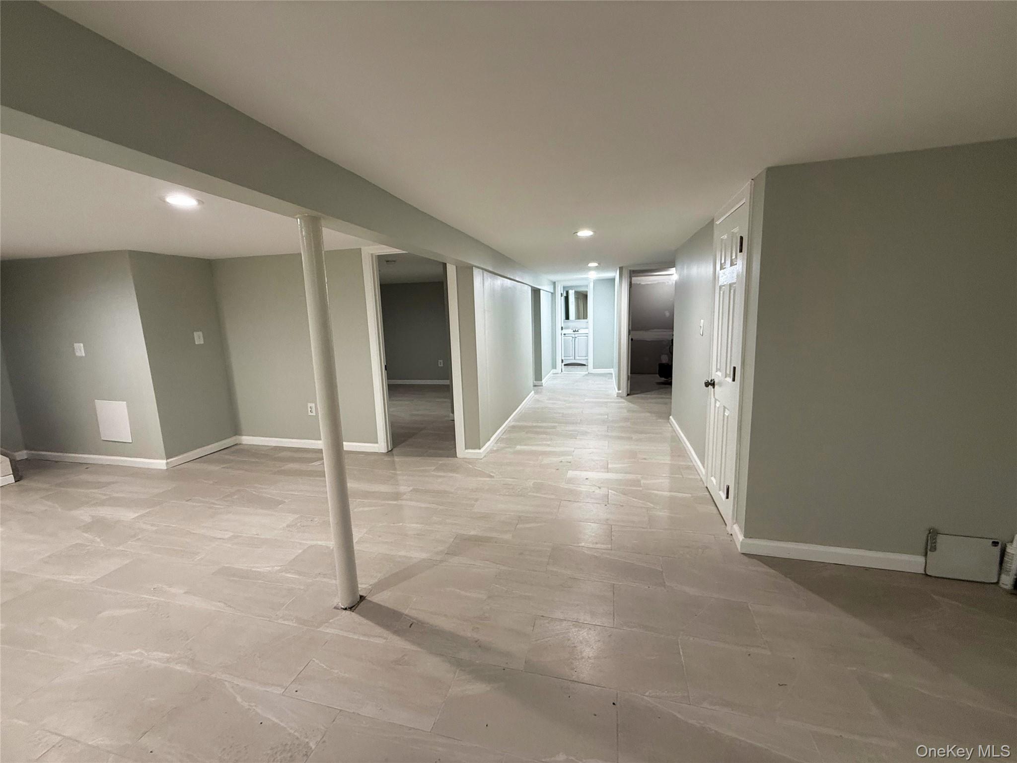 9 E Holt Street Property Photo 35