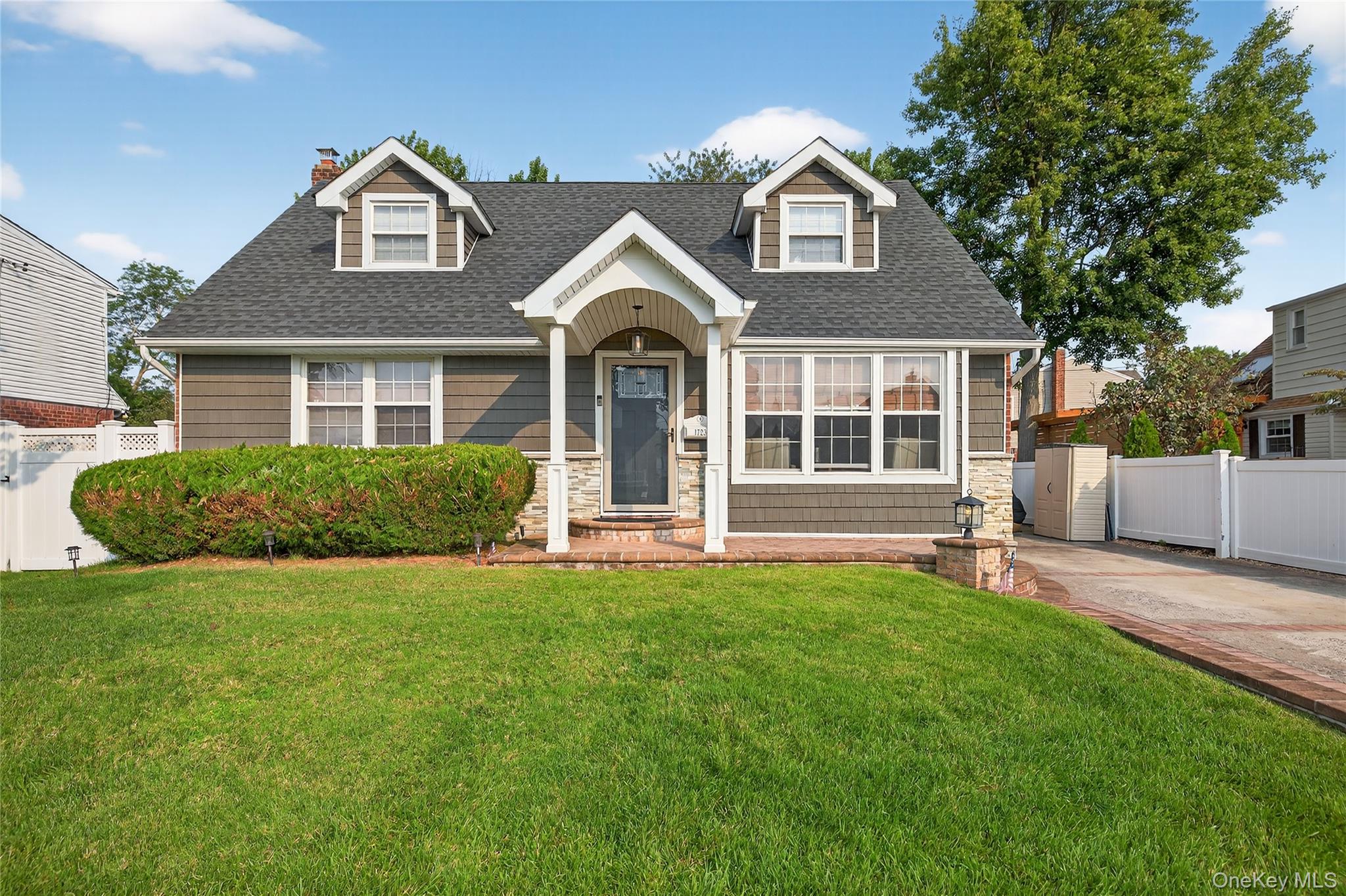 1723 Kroll Road Property Photo 1