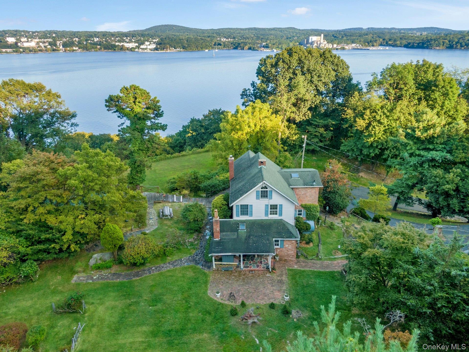 8 Ayers Road Property Photo 1