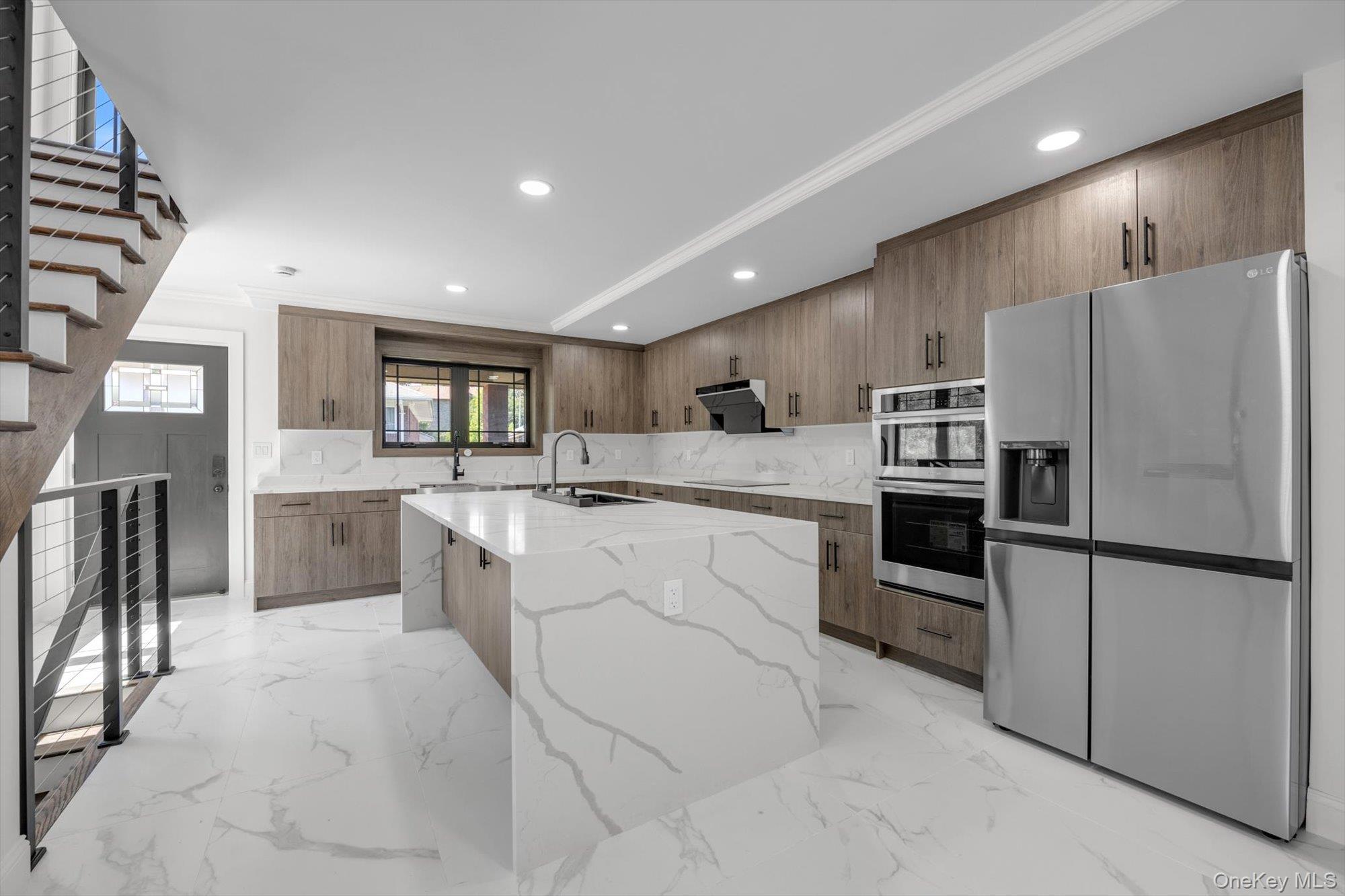 16515 Cross Island Parkway Property Photo 12