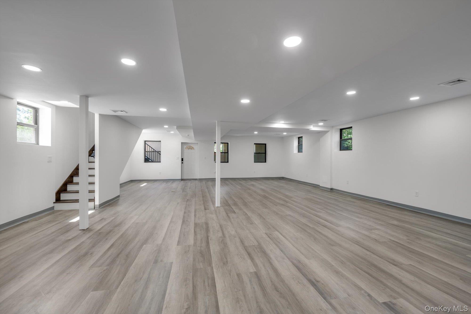 16515 Cross Island Parkway Property Photo 37