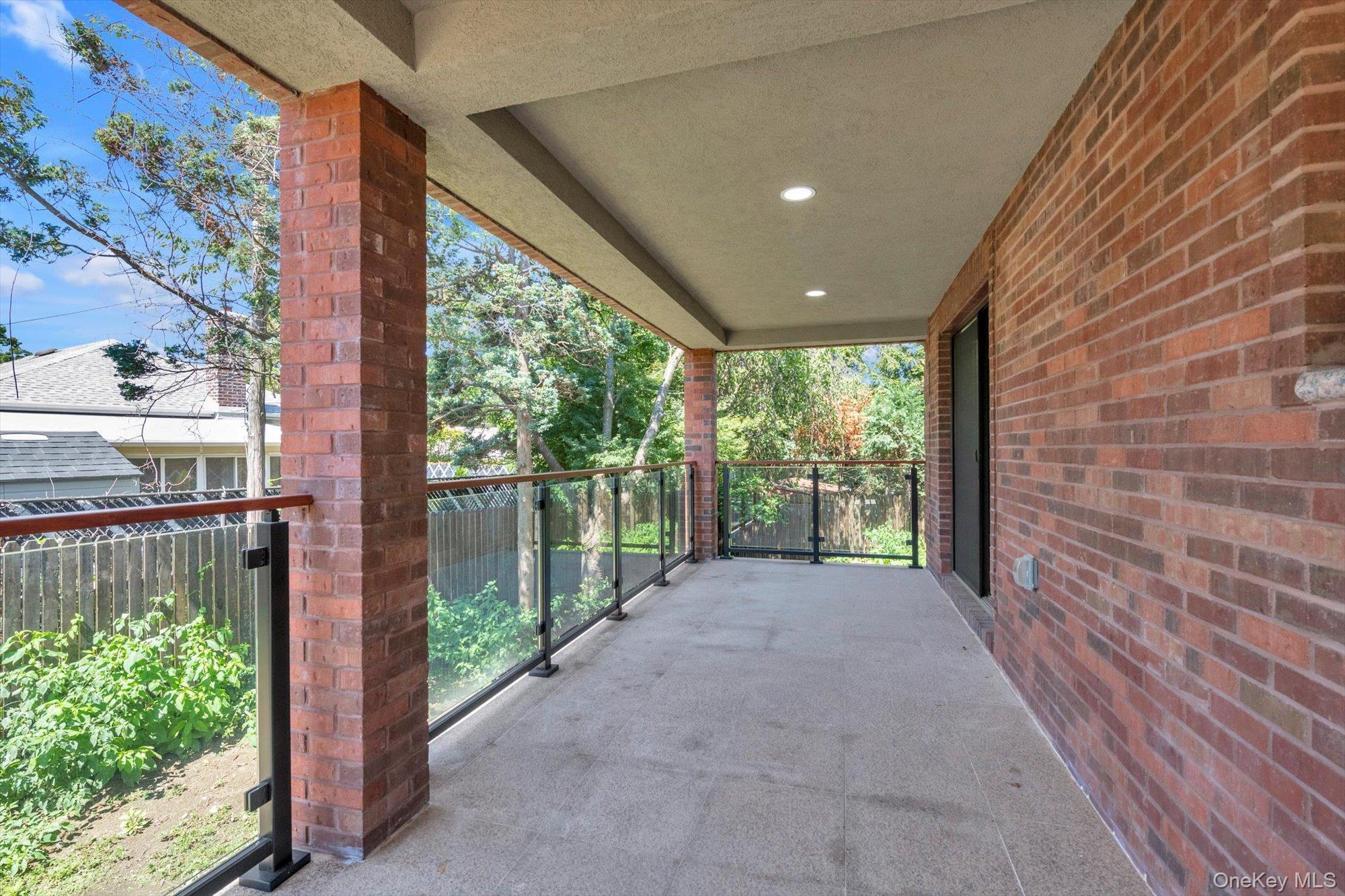 16515 Cross Island Parkway Property Photo 44