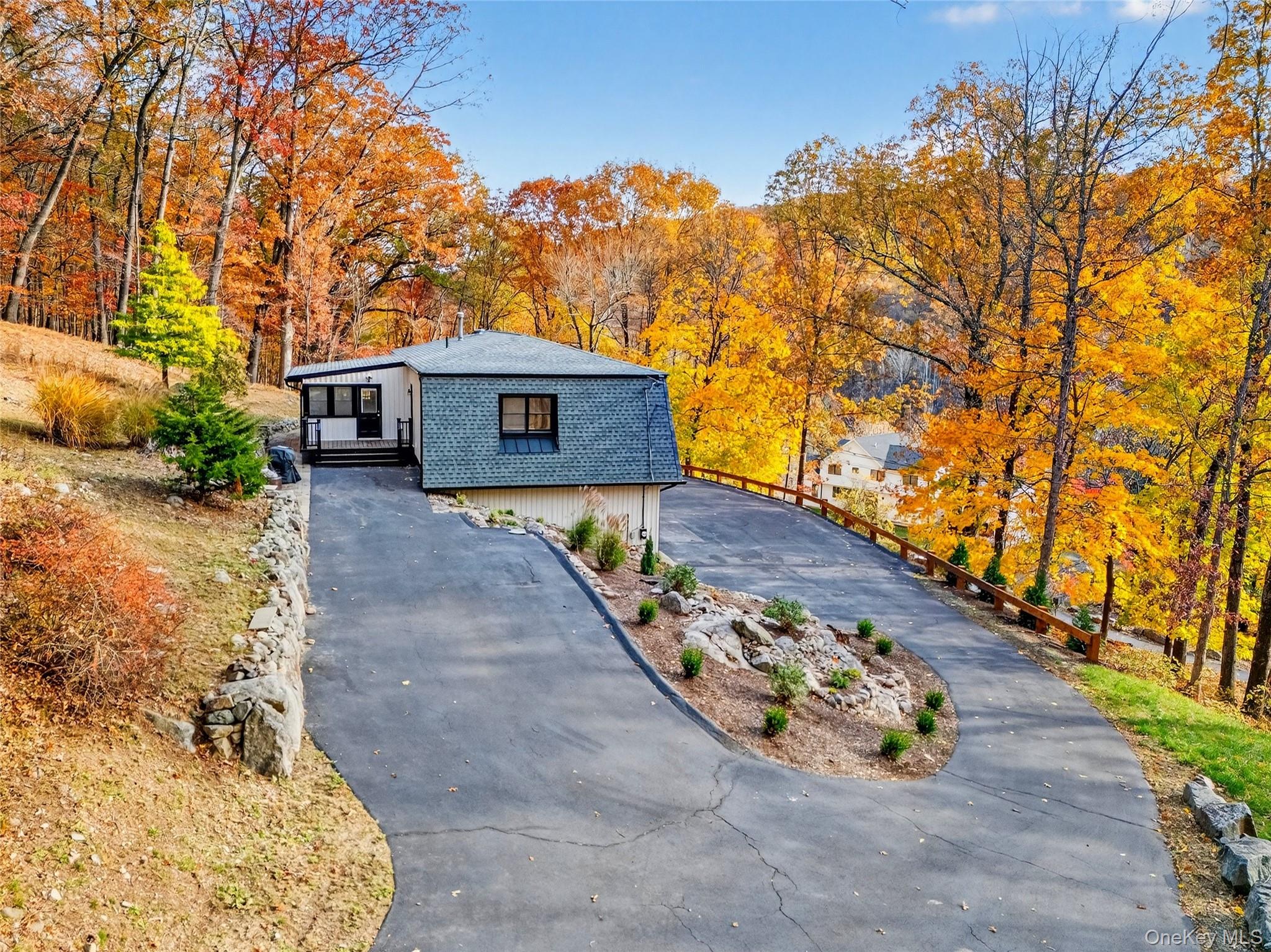 9 Tiorati Trail Property Photo 1