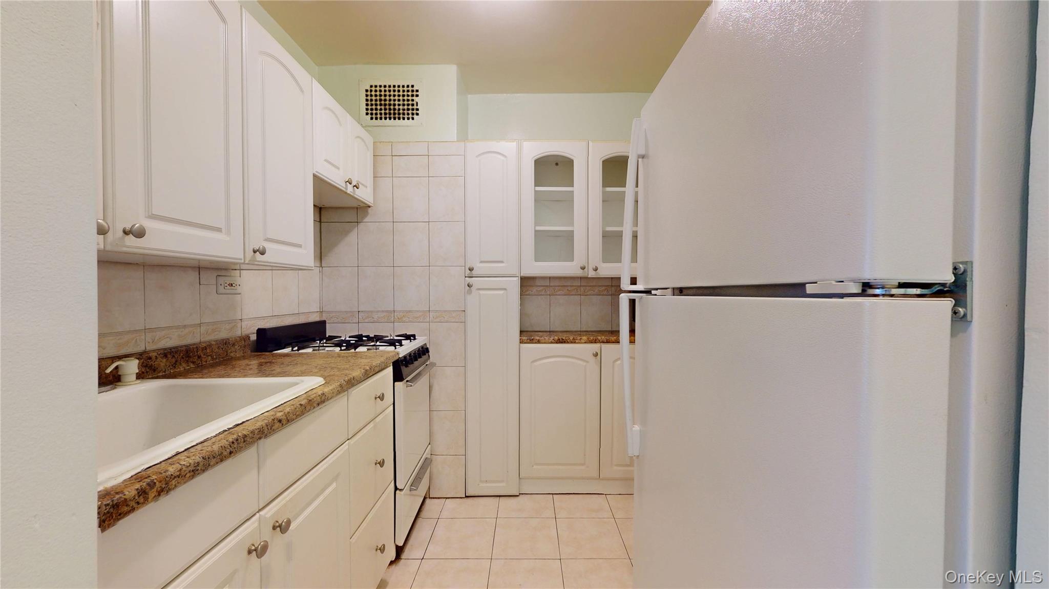 99-10 60th Avenue 2l Property Photo 10