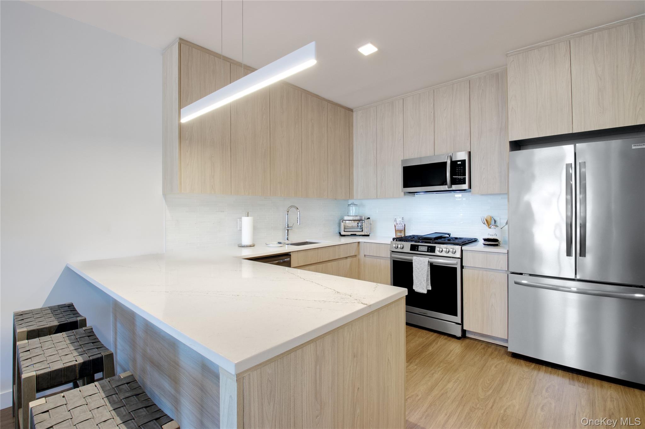 333 Warner Avenue 206 Property Photo 3