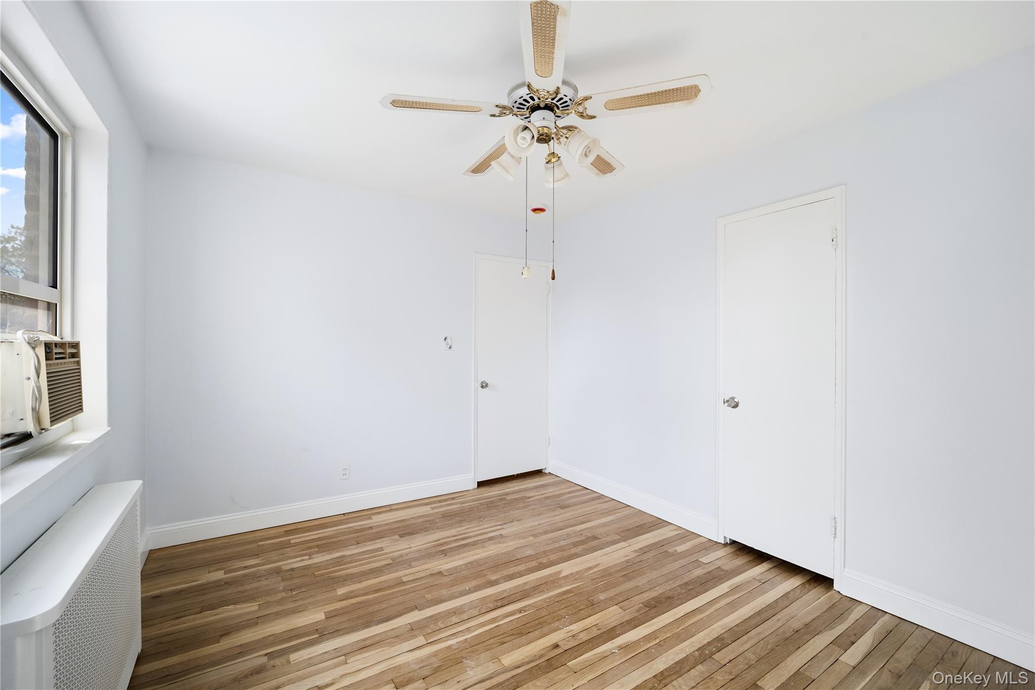 228-08 Stronghurst Avenue Lower Property Photo 17