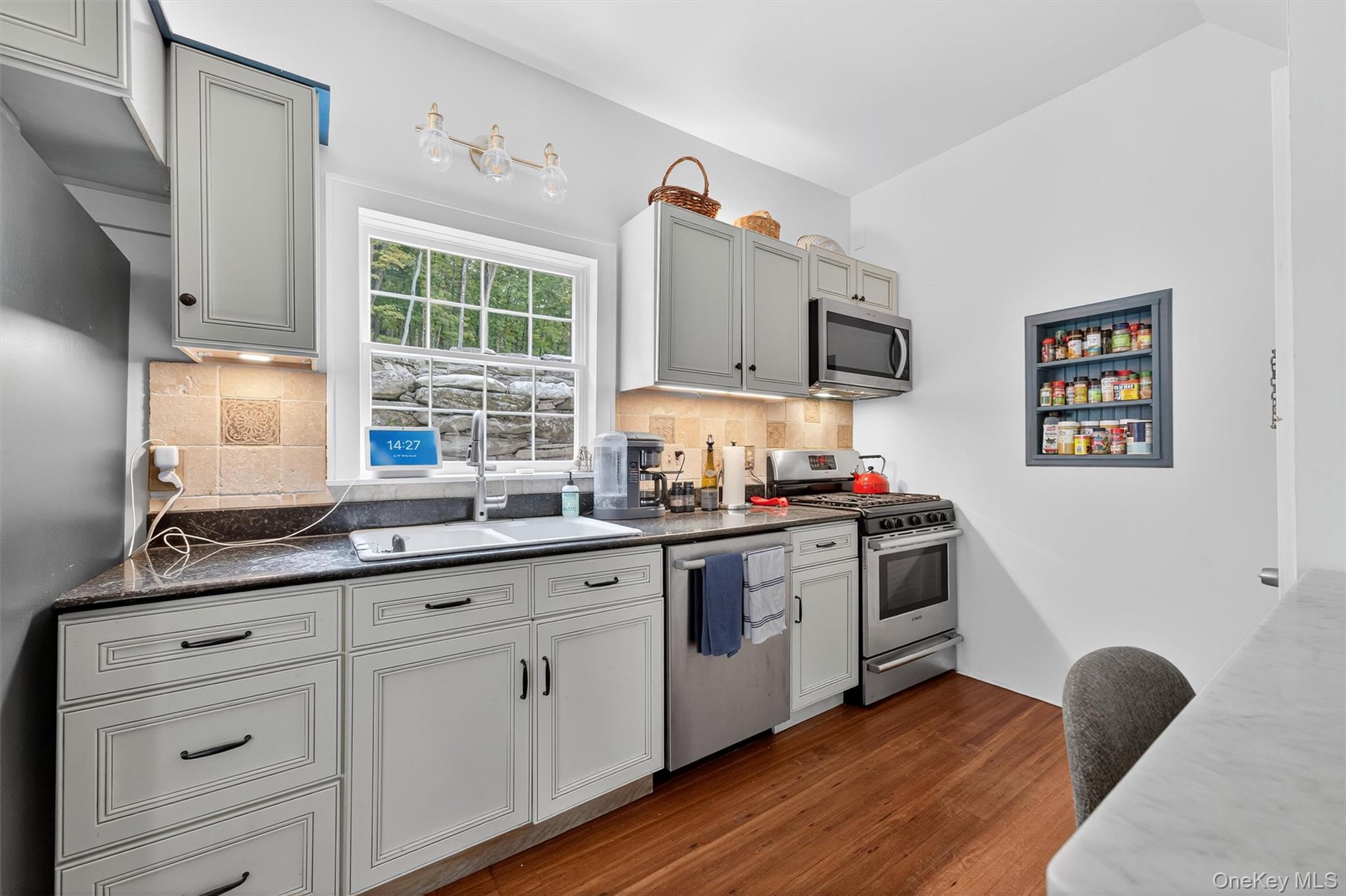 1657 River Road Property Photo 18