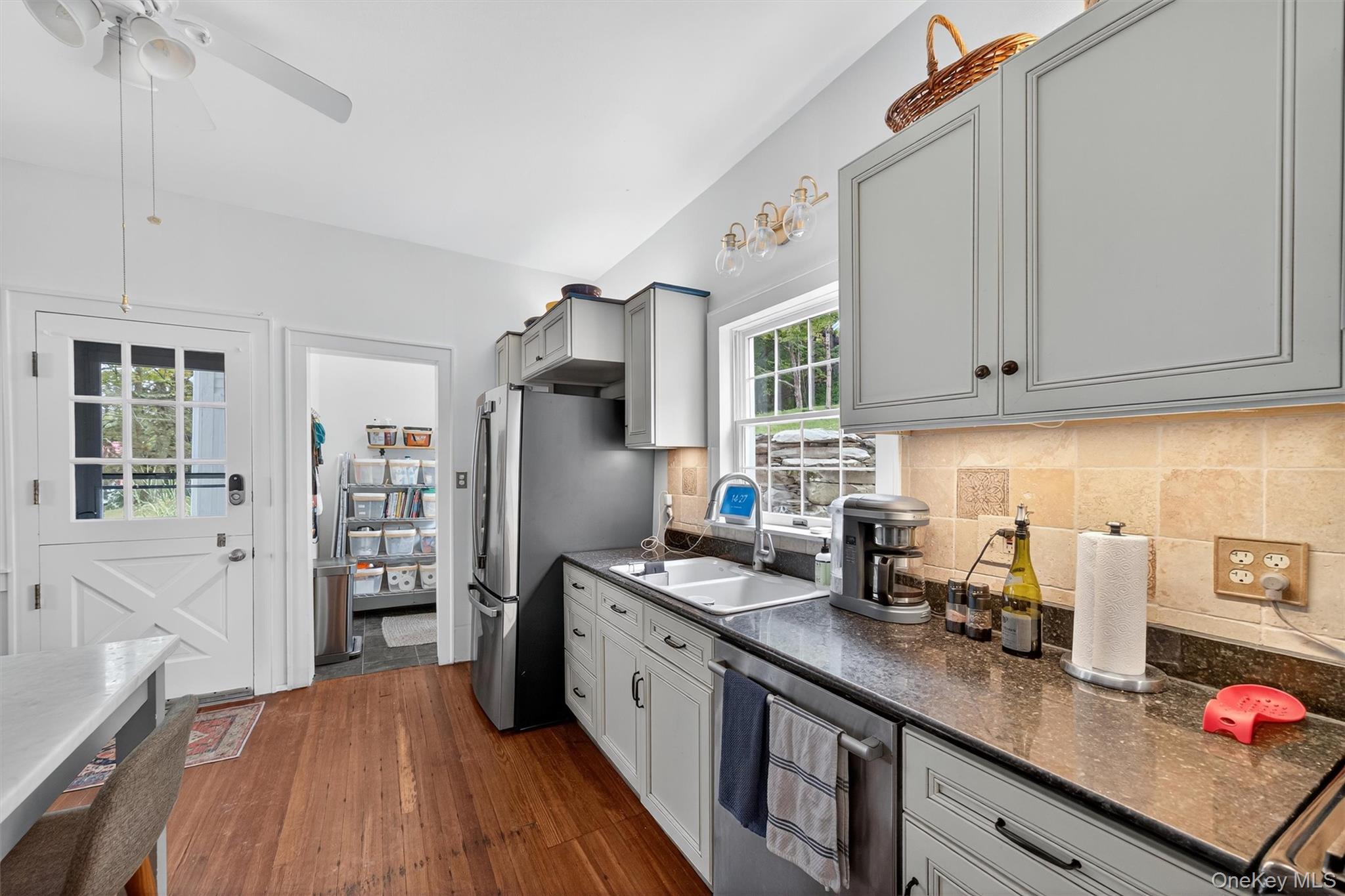 1657 River Road Property Photo 19
