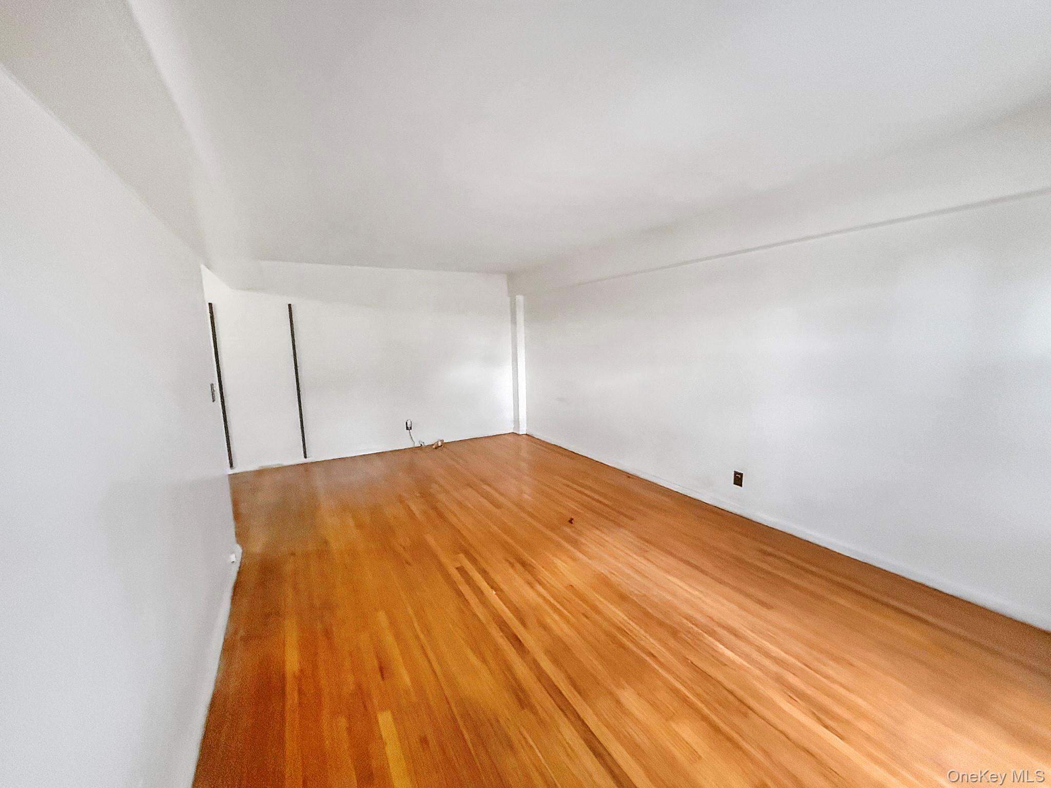 1111 Midland Avenue 5j Property Photo 3