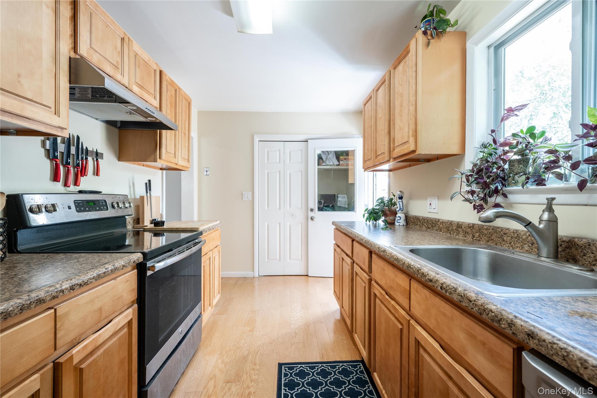 125 Depew Street C Property Photo 5