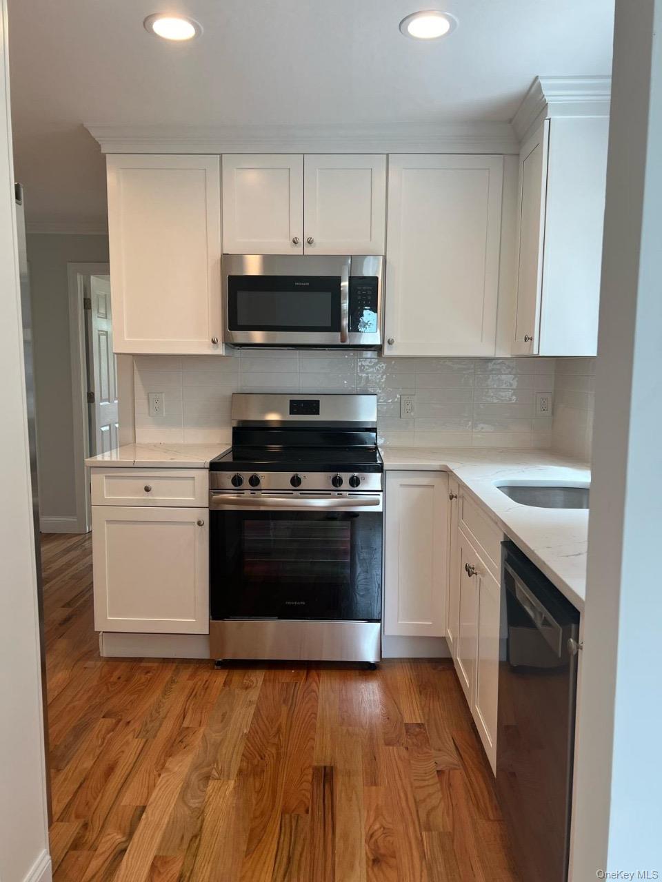 43 Lakewood Avenue Property Photo 9