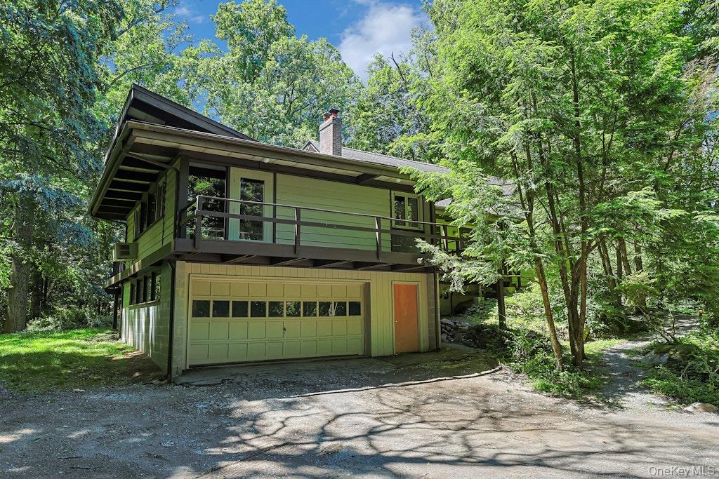 81 Montrose Station Road Property Photo 2