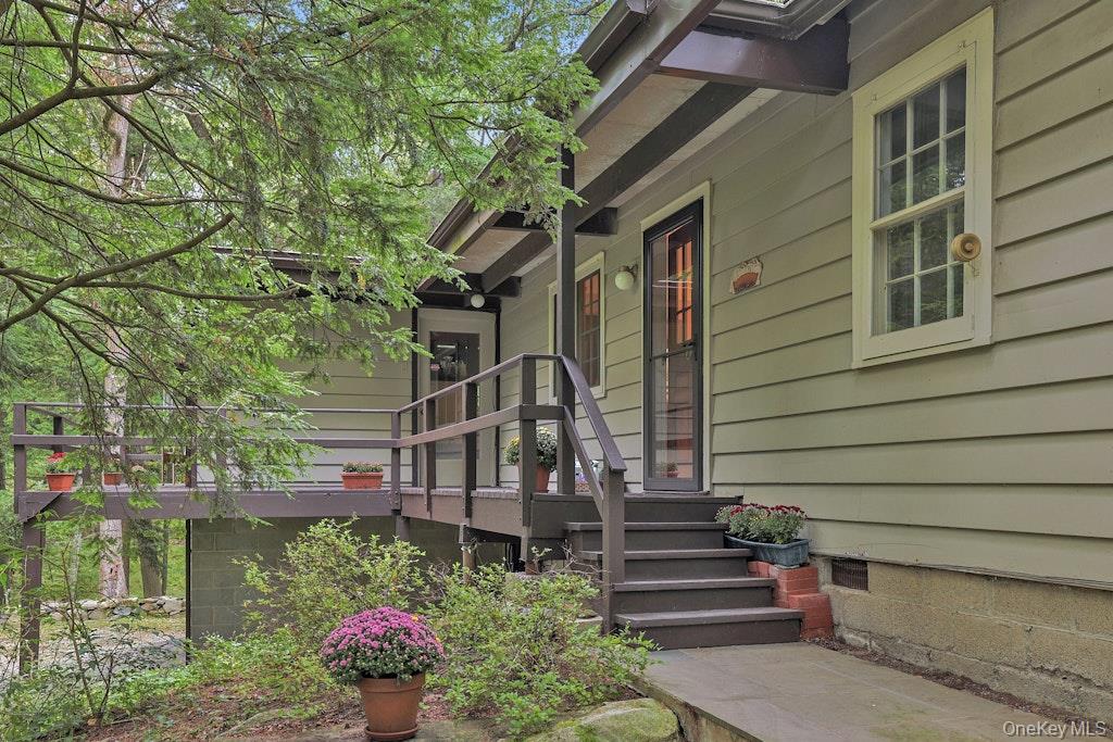 81 Montrose Station Road Property Photo 3