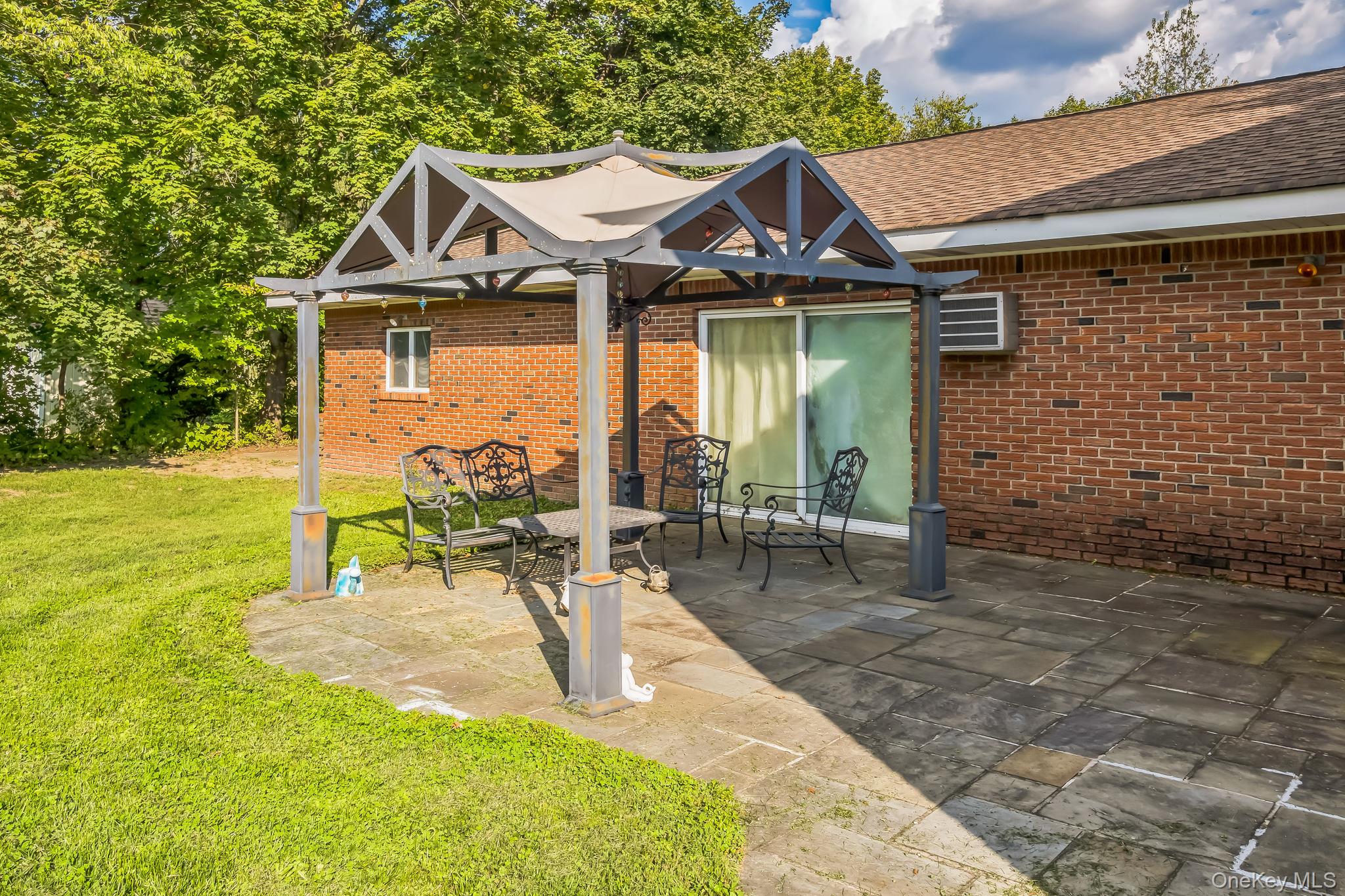 24 New Road Property Photo 3