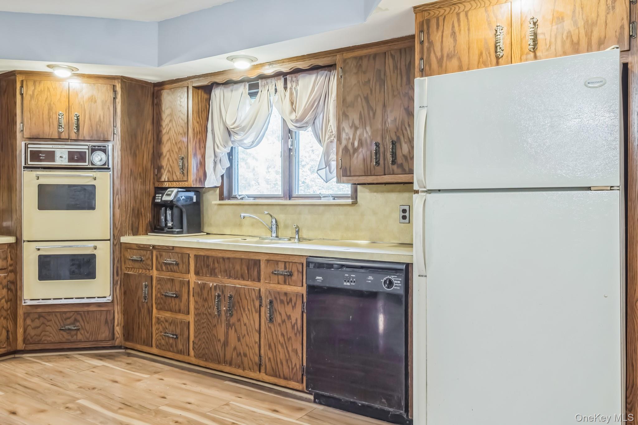 24 New Road Property Photo 5