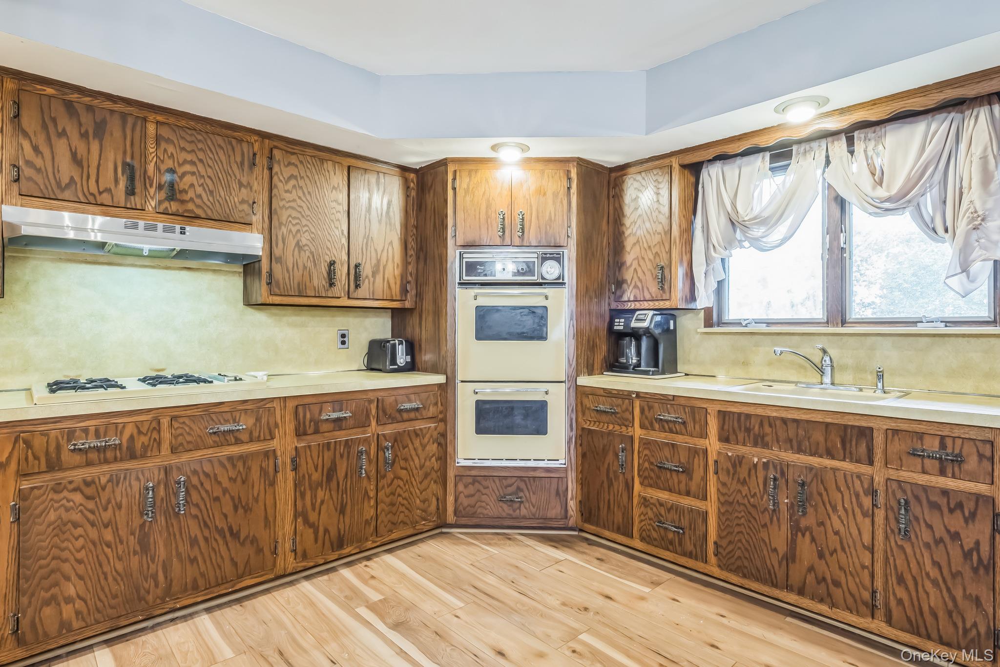 24 New Road Property Photo 21