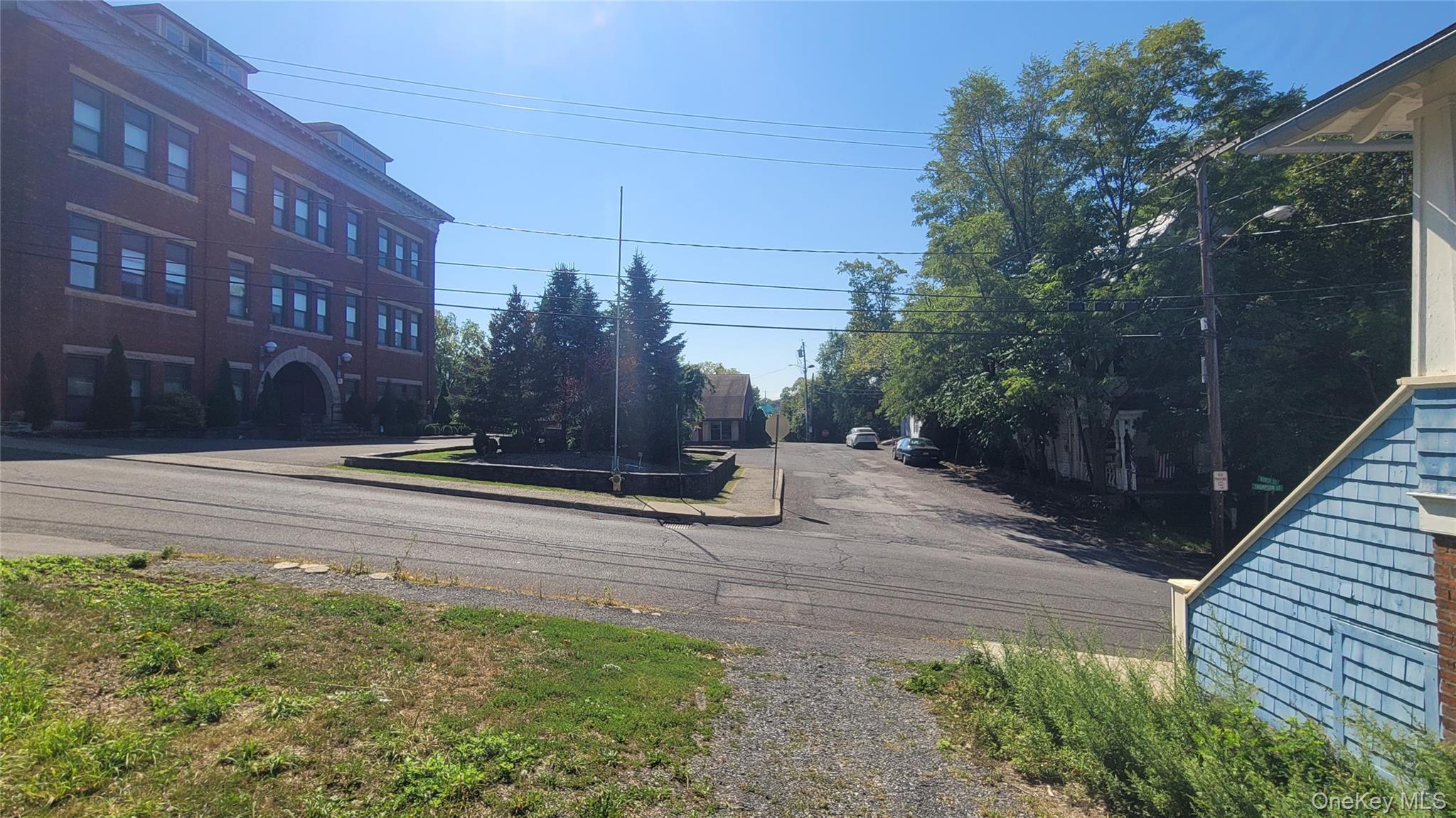 15 Thompson Street Property Photo 7