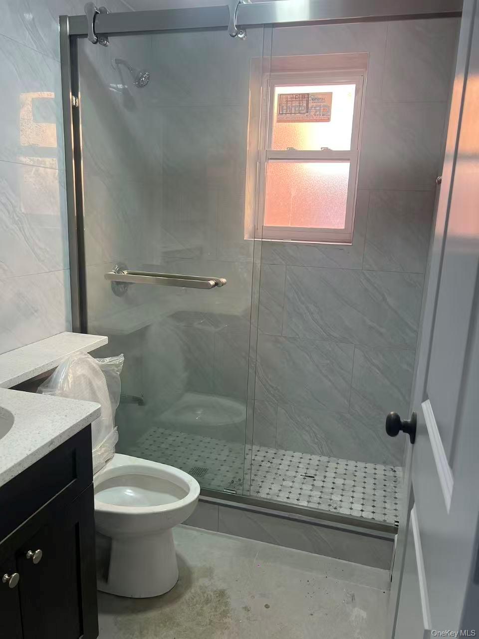 1109 Clarence Avenue Property Photo 7