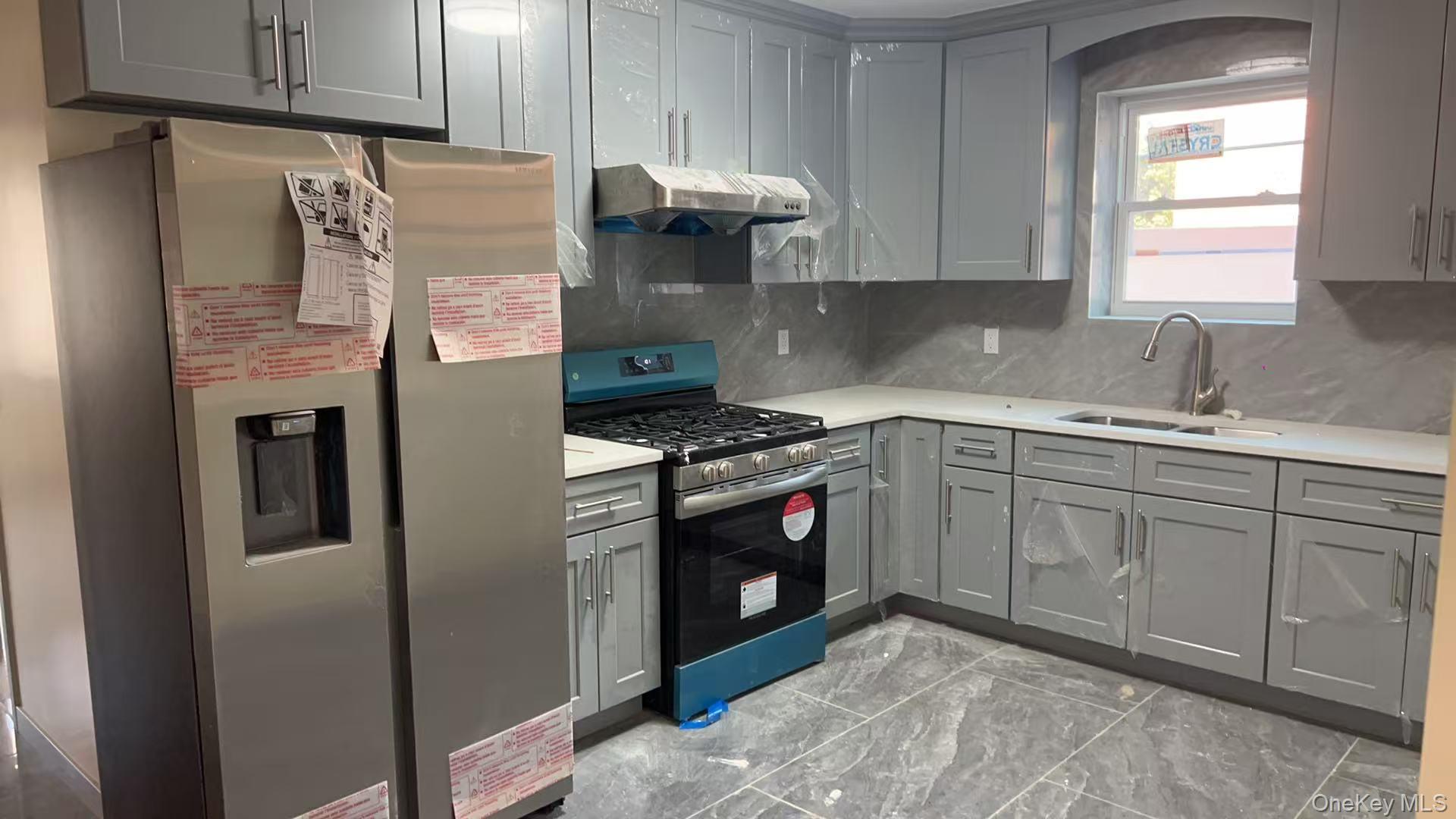 1109 Clarence Avenue Property Photo 13