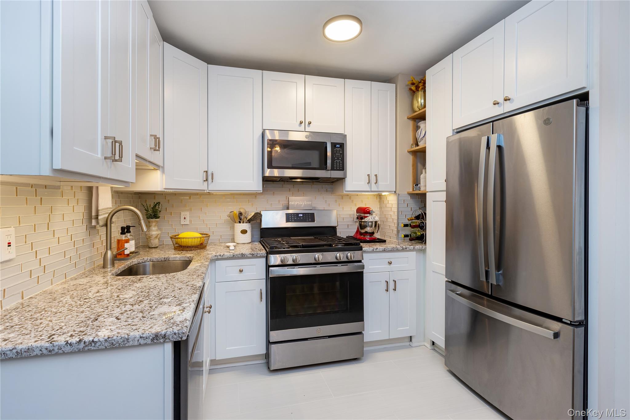 2621 Palisade Avenue 2g Property Photo 5