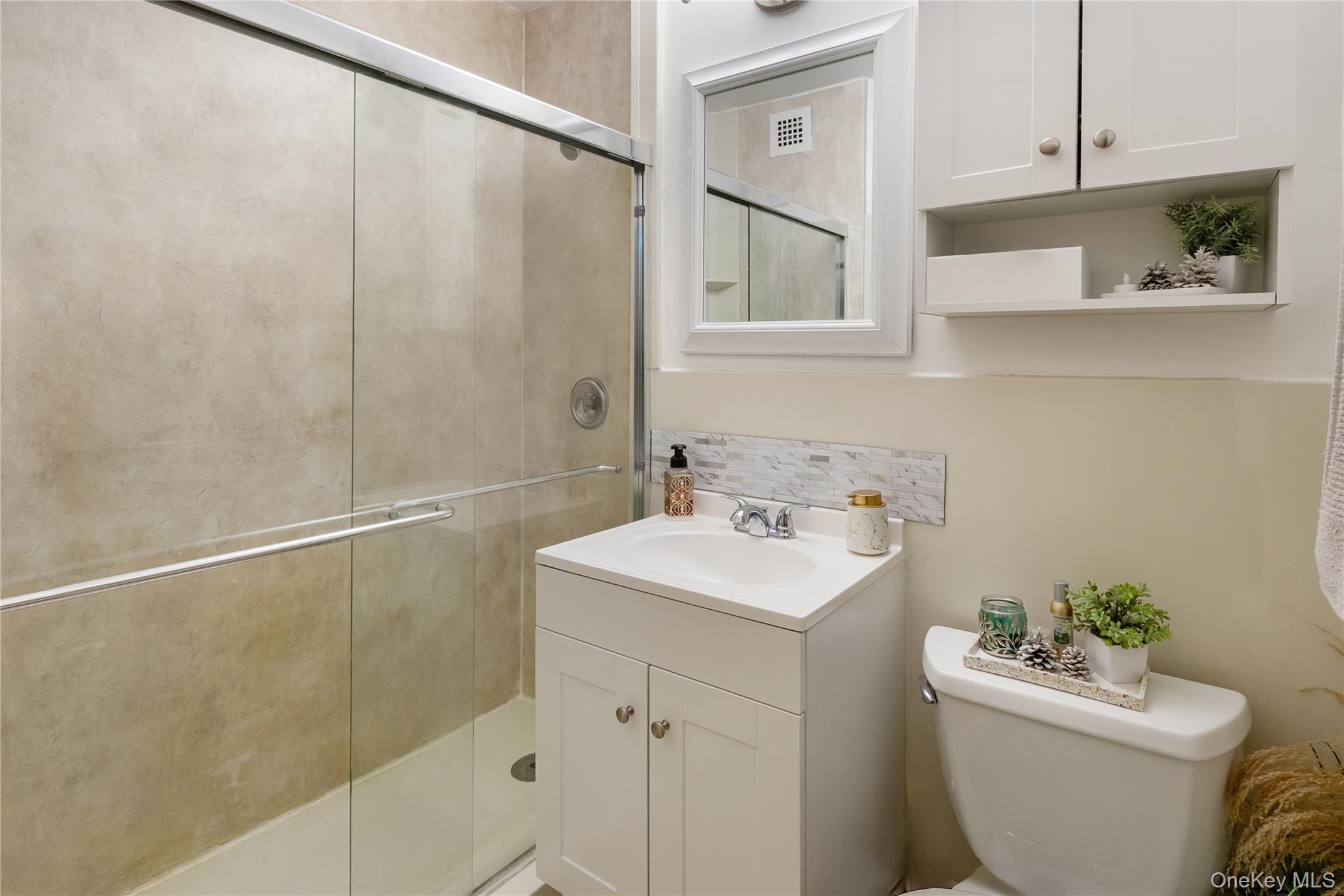 2621 Palisade Avenue 2g Property Photo 10