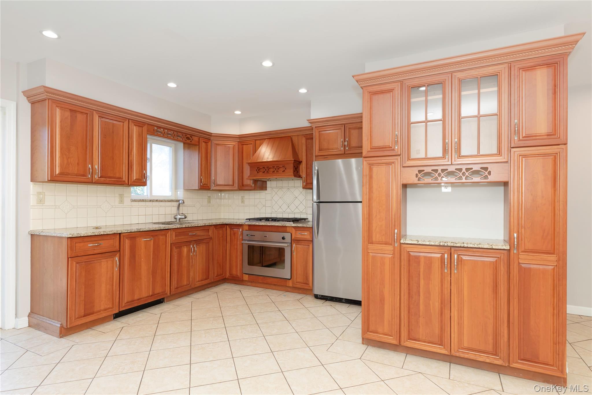 223 Ditmars Street Property Photo 8