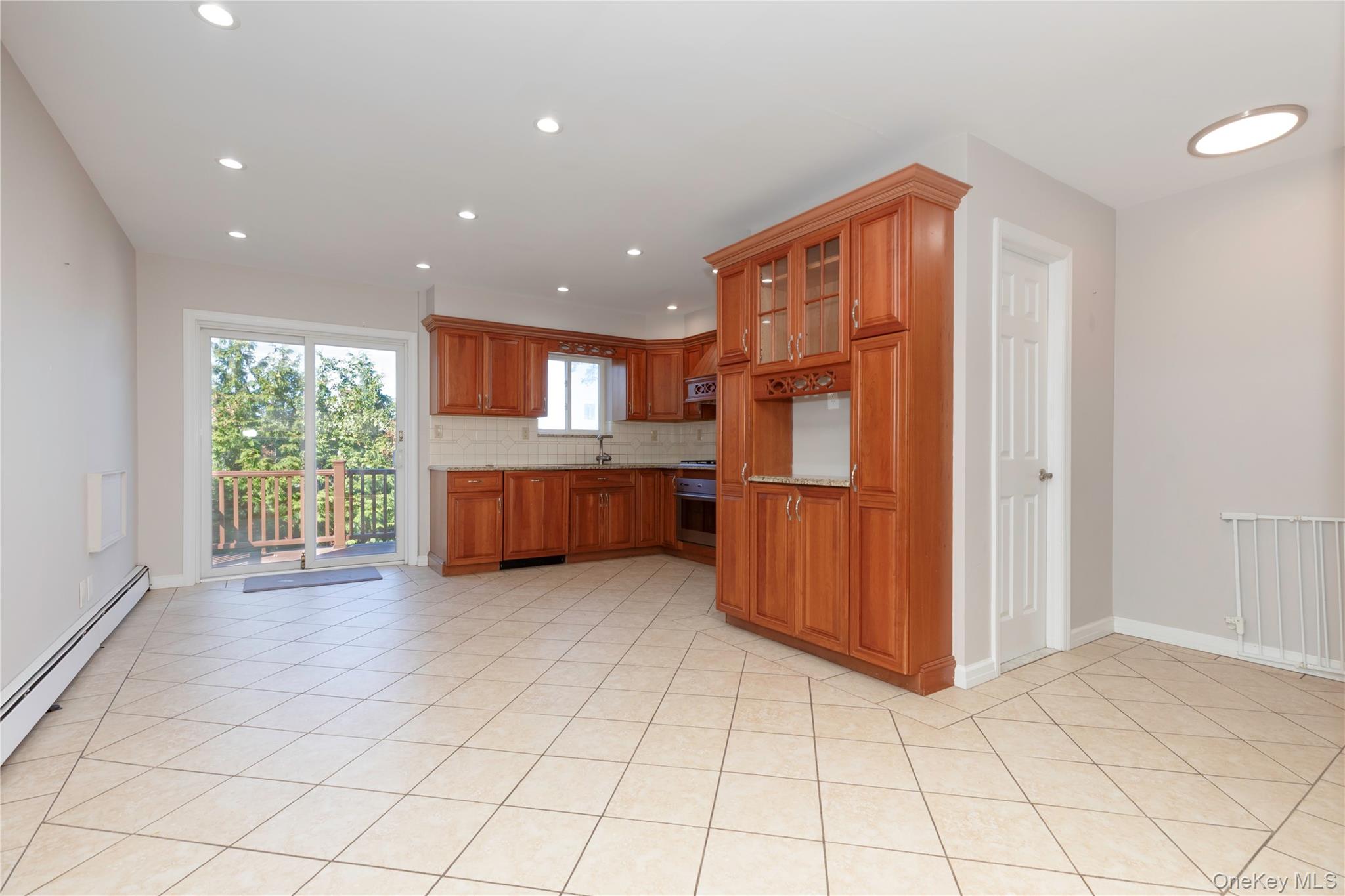 223 Ditmars Street Property Photo 9