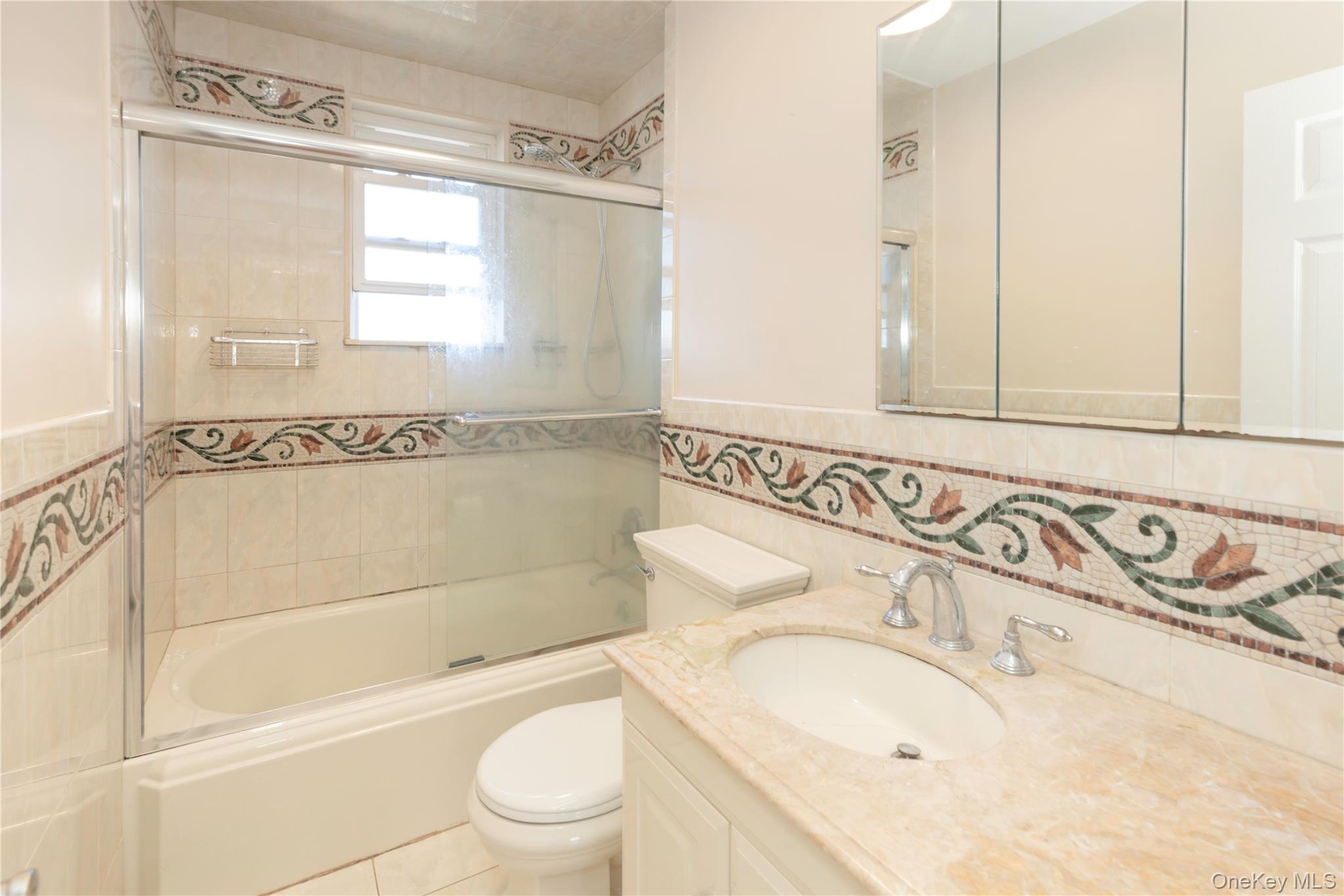 223 Ditmars Street Property Photo 16