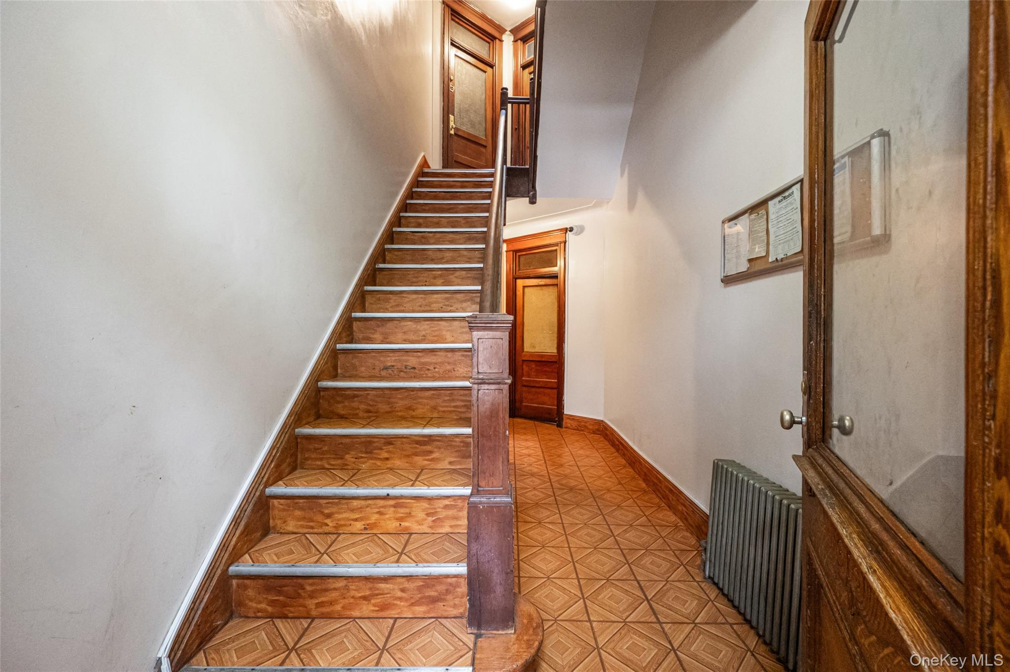 542 Bergen Street Property Photo 3