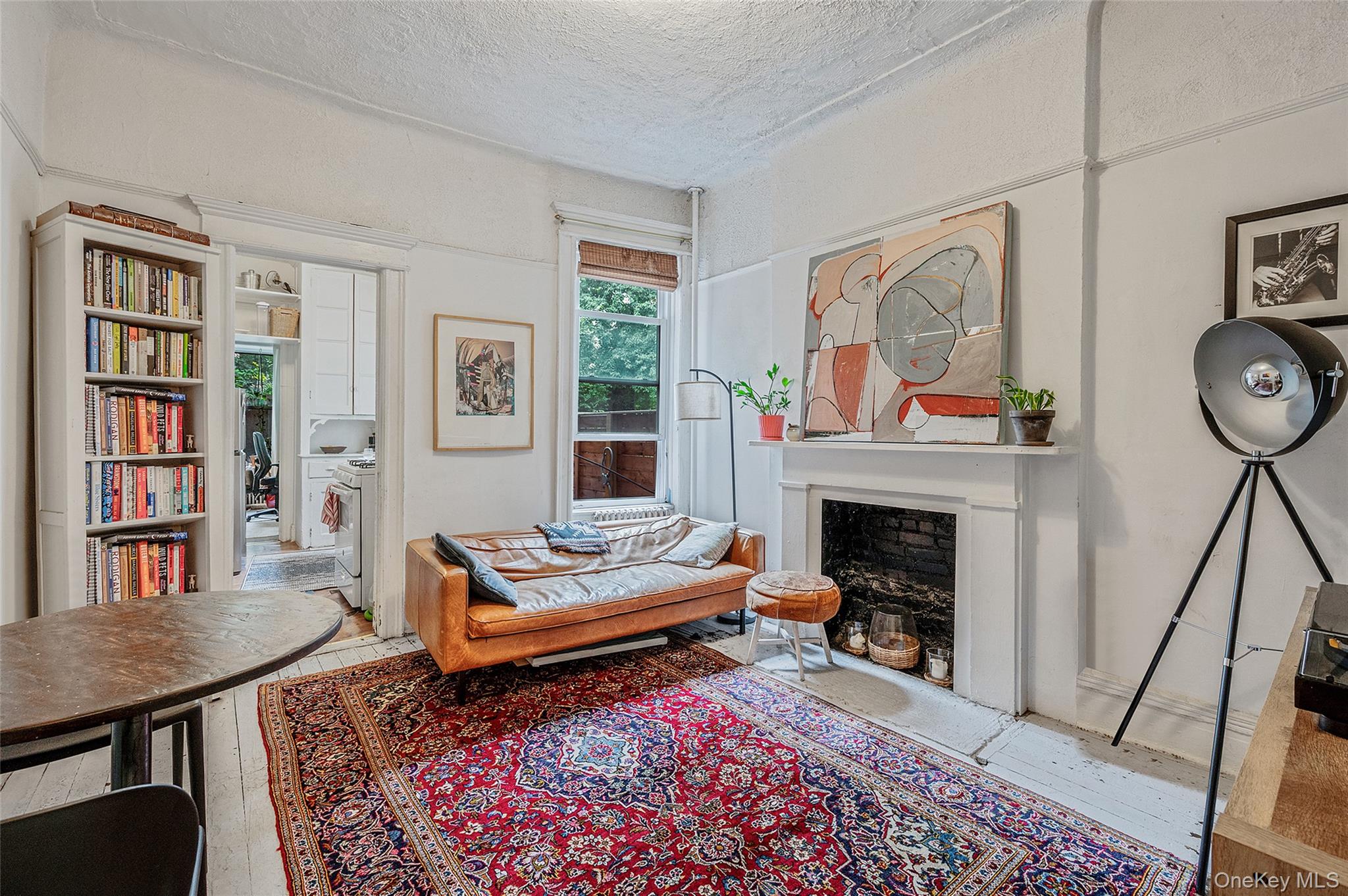 542 Bergen Street Property Photo 4