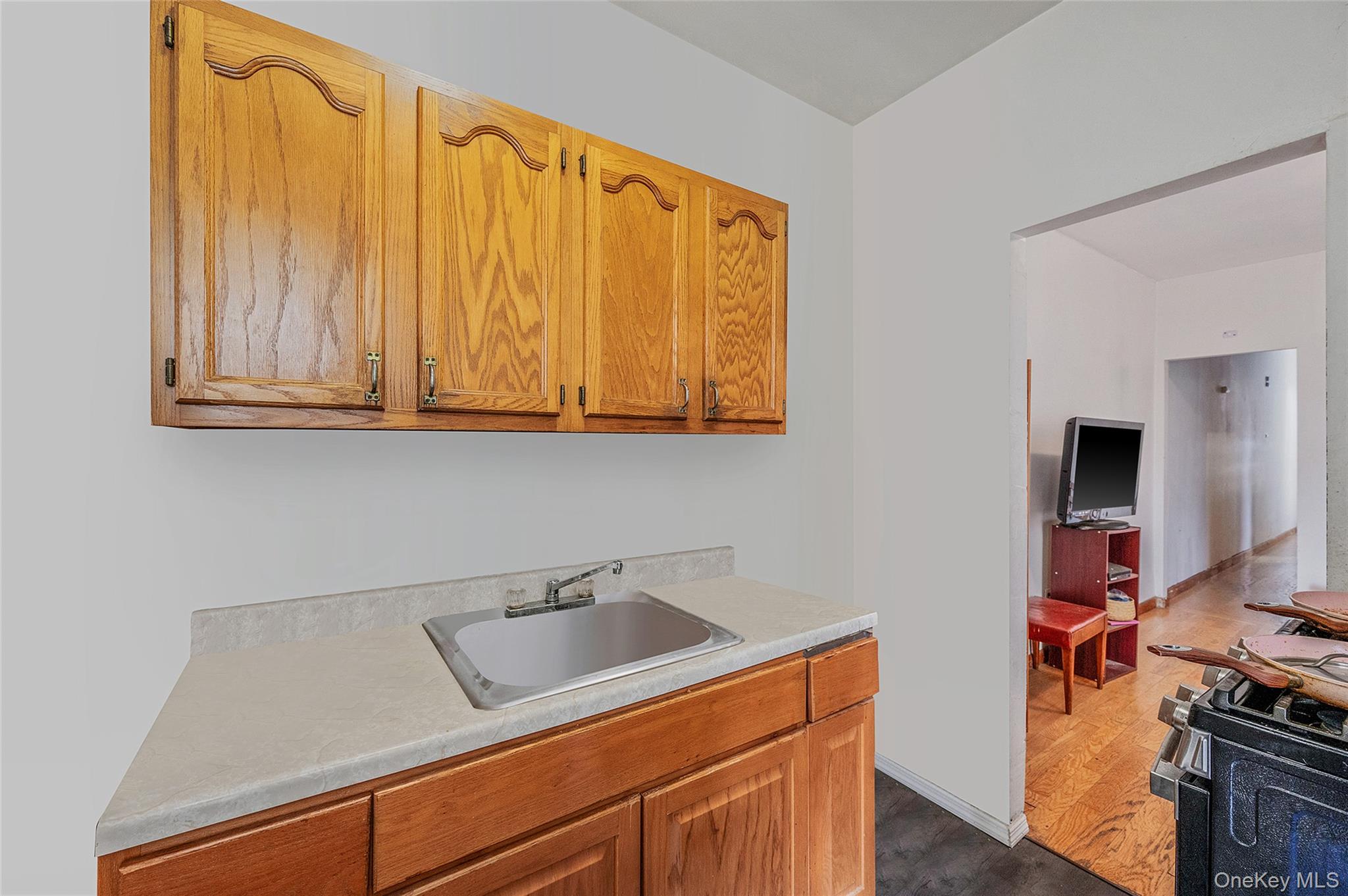 542 Bergen Street Property Photo 10