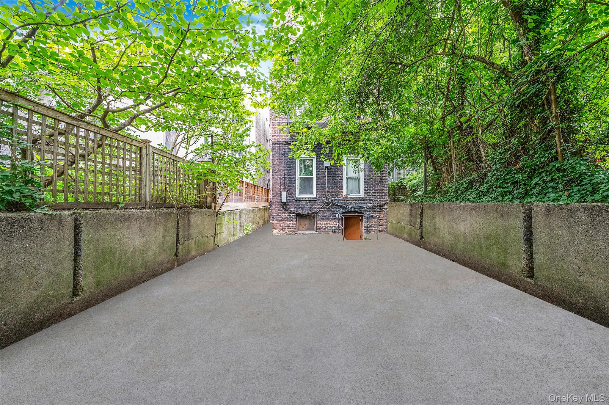 542 Bergen Street Property Photo 37