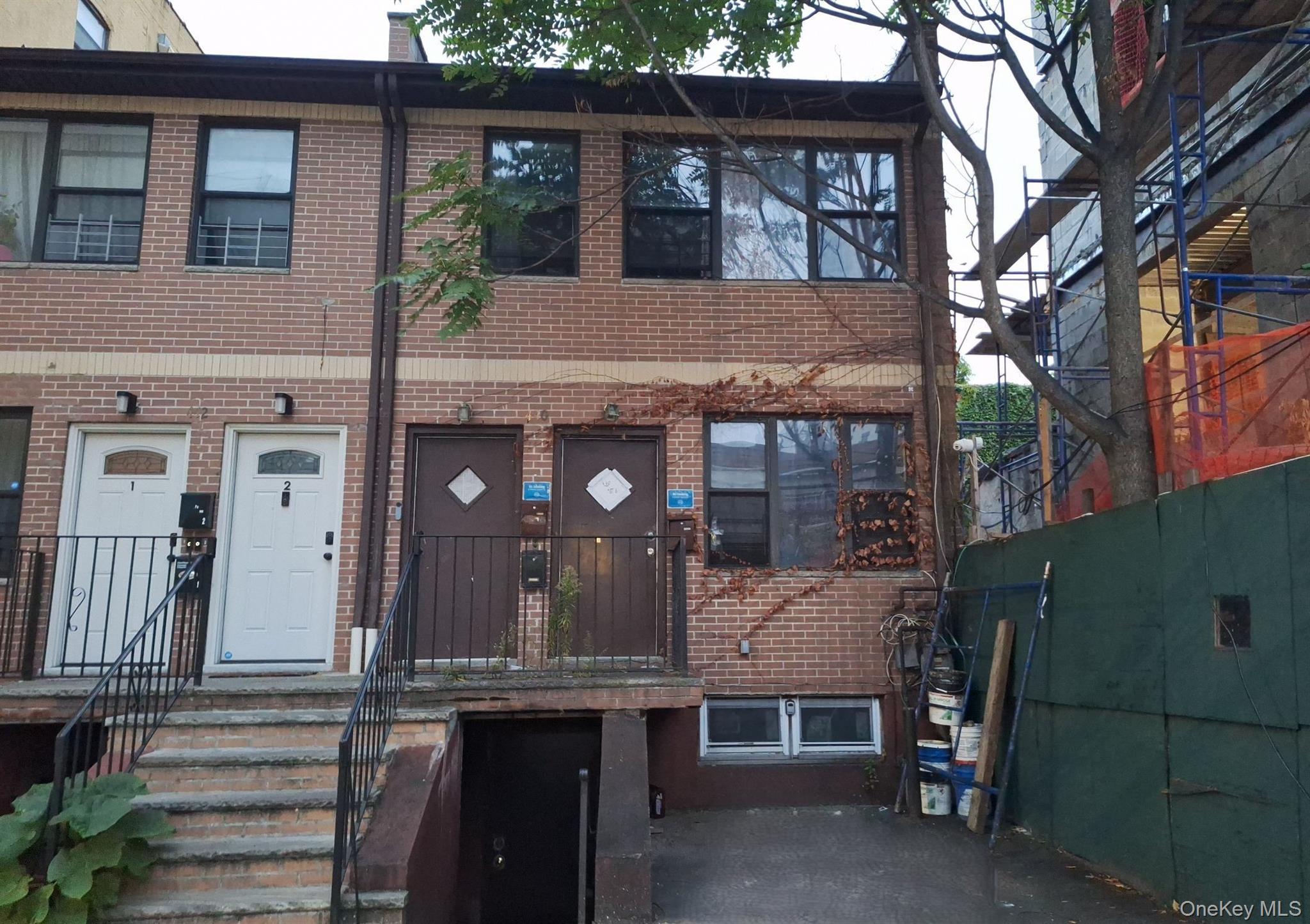 440 Blake Avenue Property Photo 3