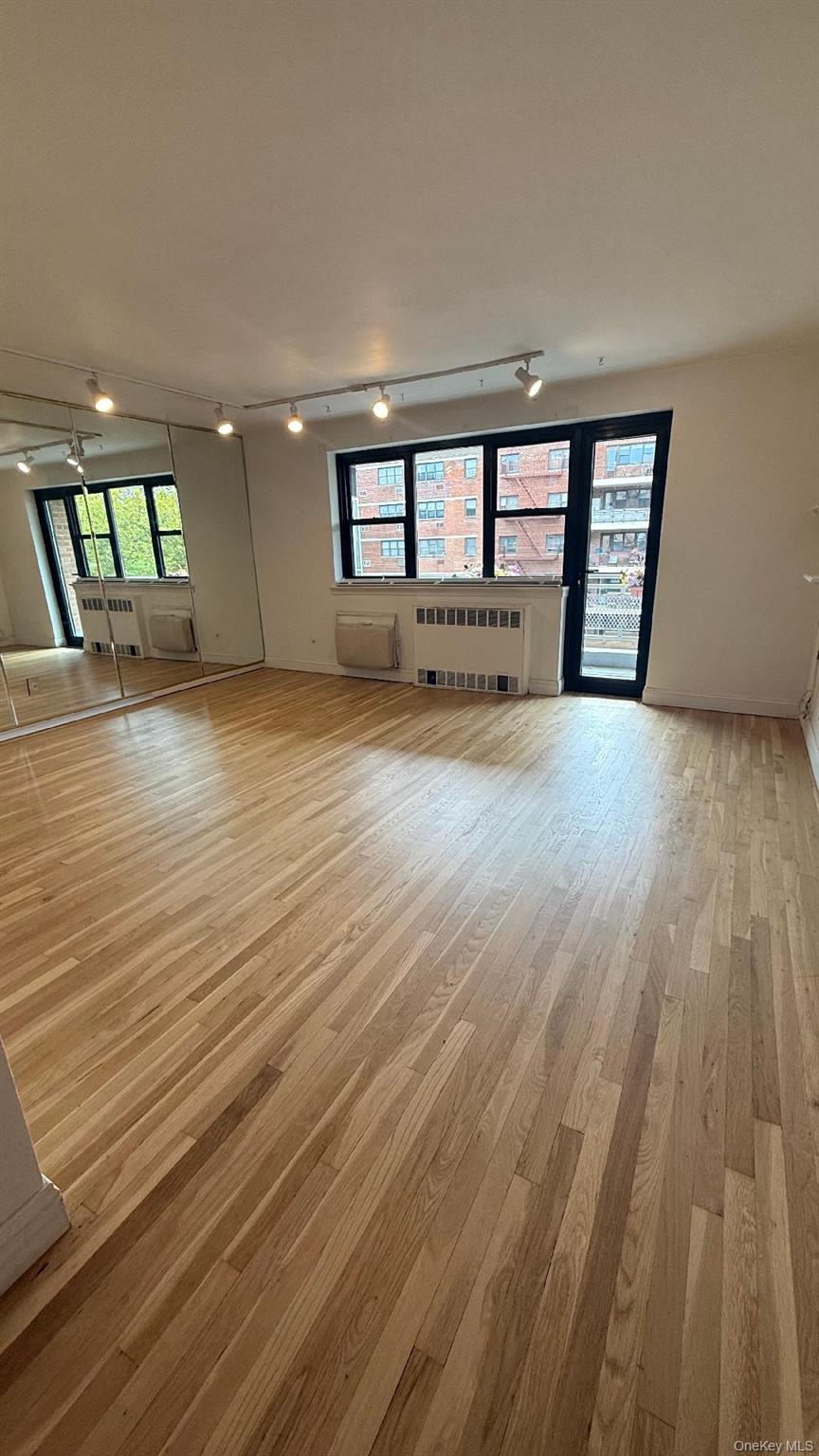 88-25 155 Avenue 4g Property Photo 2