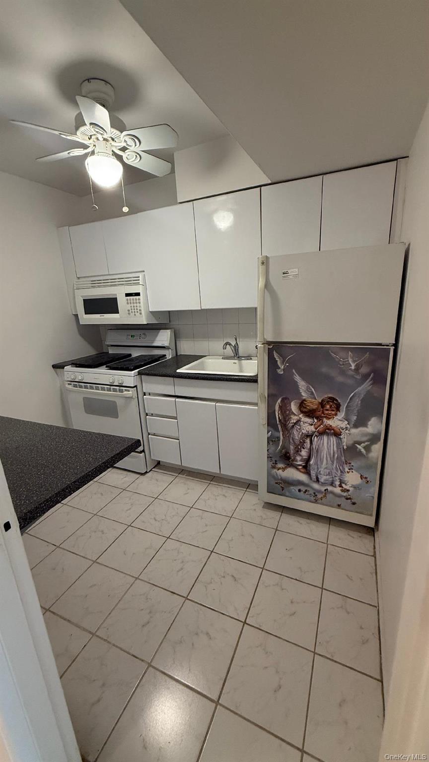 88-25 155 Avenue 4g Property Photo 3