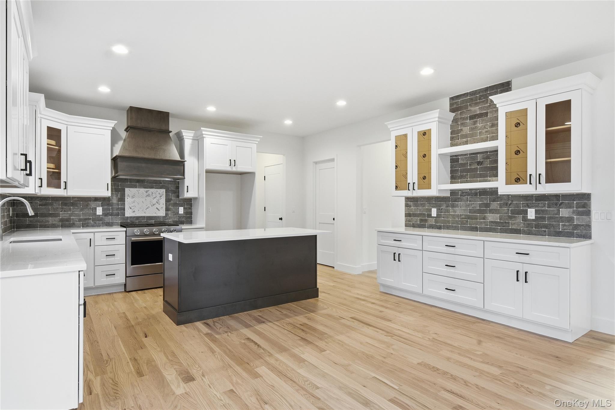 9 Fourth Avenue Property Photo 4