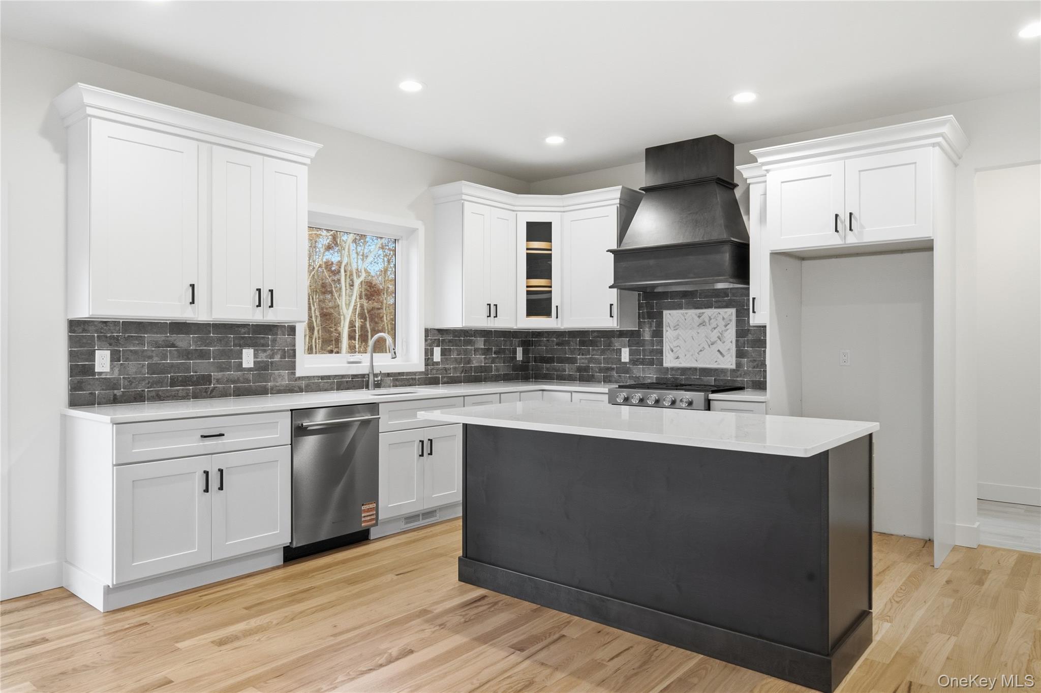 9 Fourth Avenue Property Photo 7