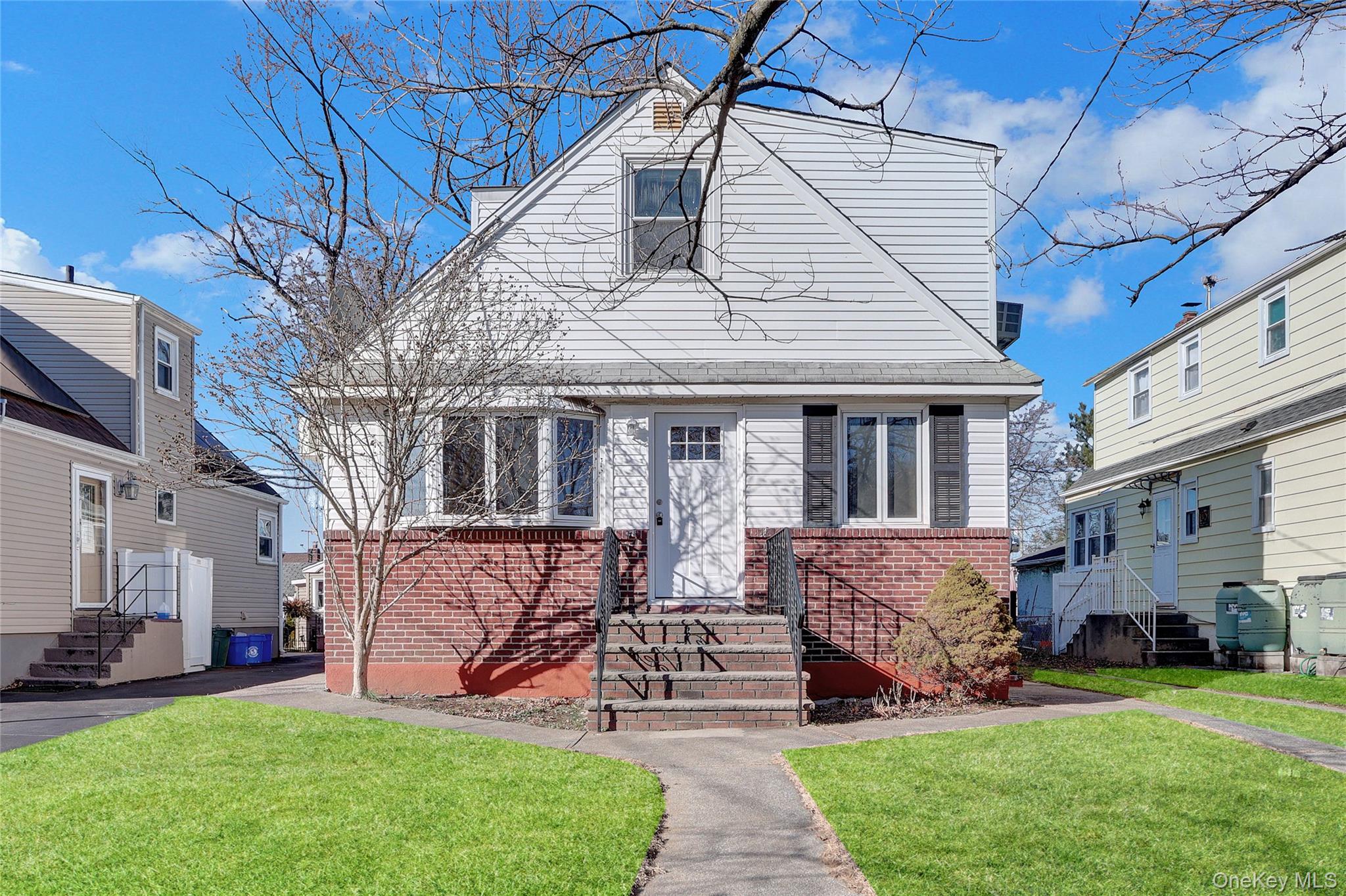 140 Arlington Avenue Property Photo 1