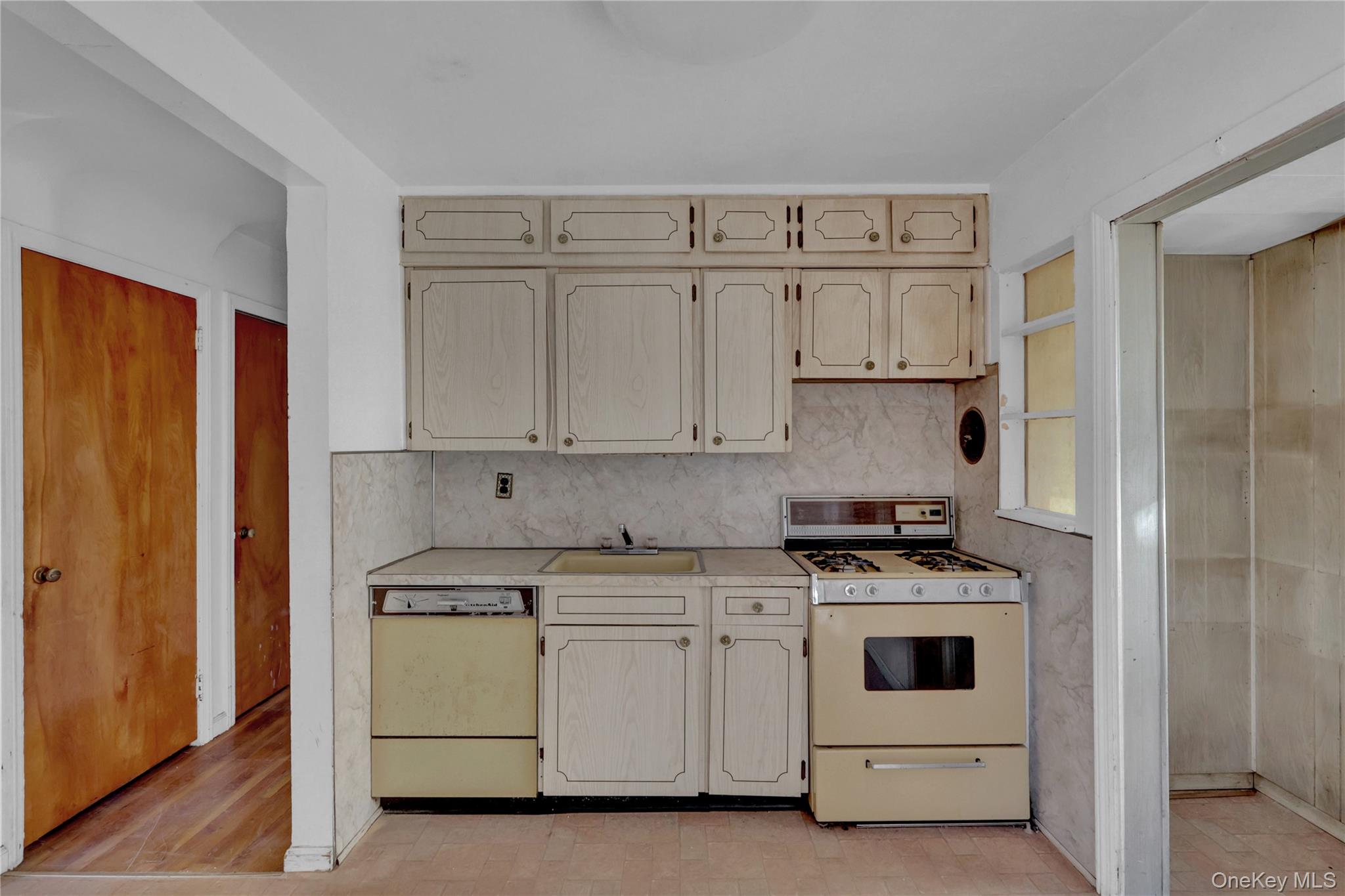 140 Arlington Avenue Property Photo 10