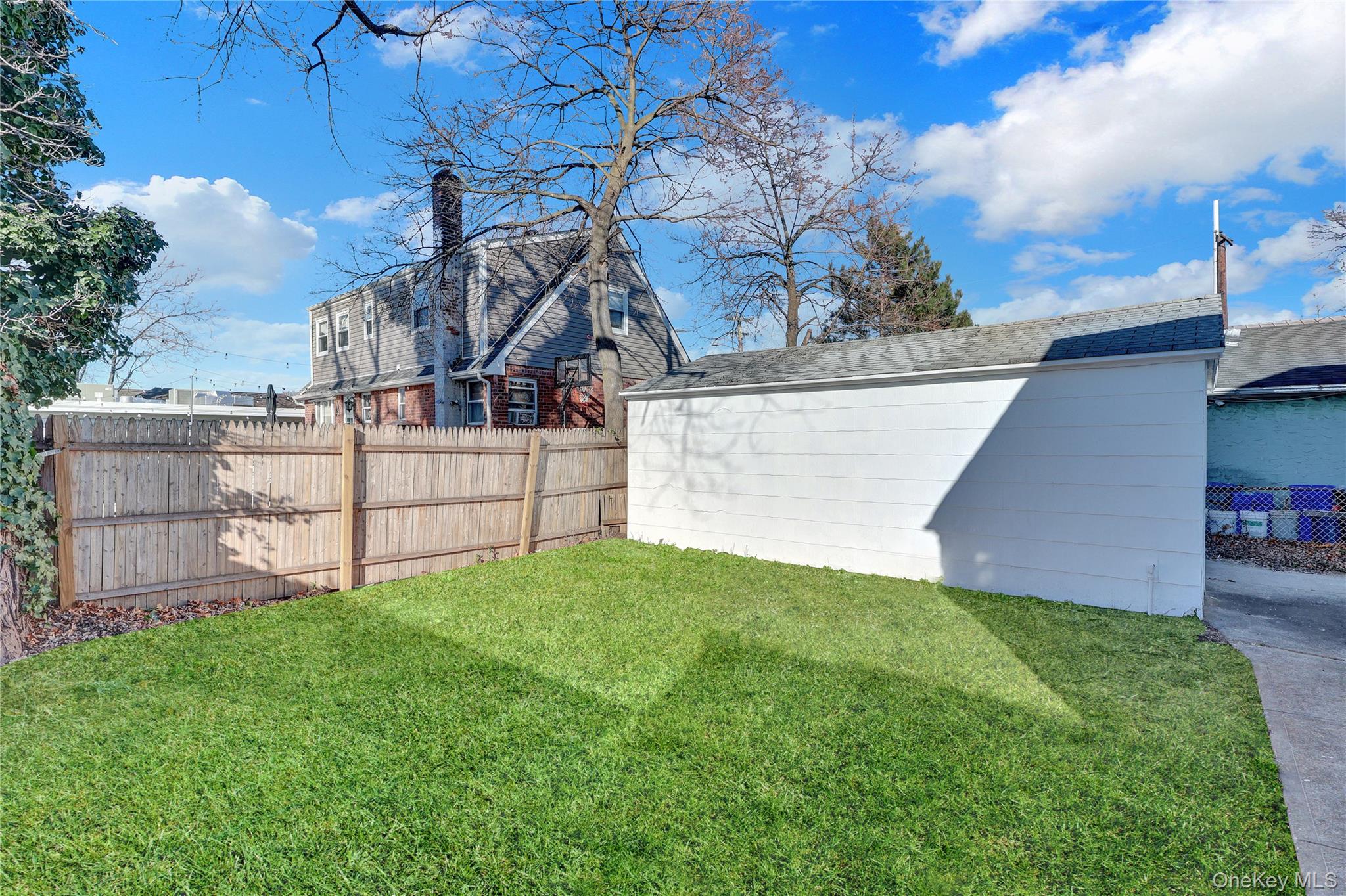 140 Arlington Avenue Property Photo 25