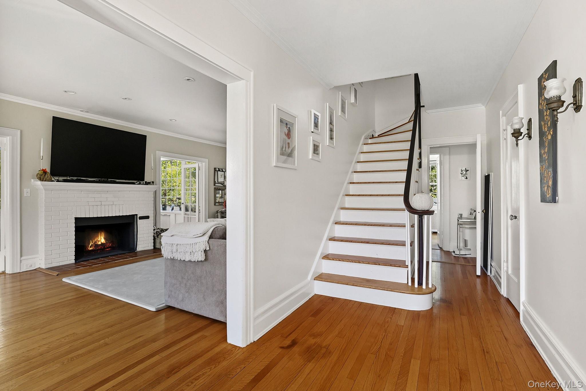 126 N Broadway Property Photo 3
