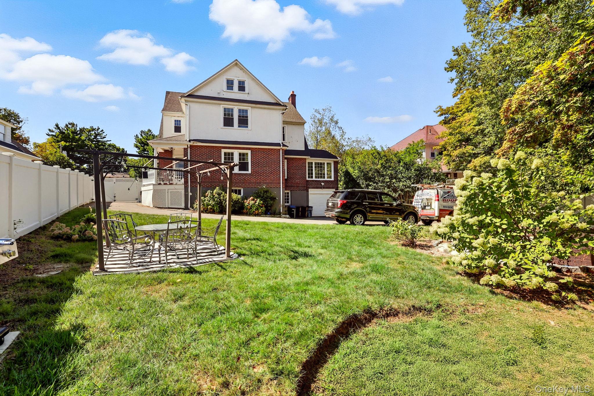 126 N Broadway Property Photo 40