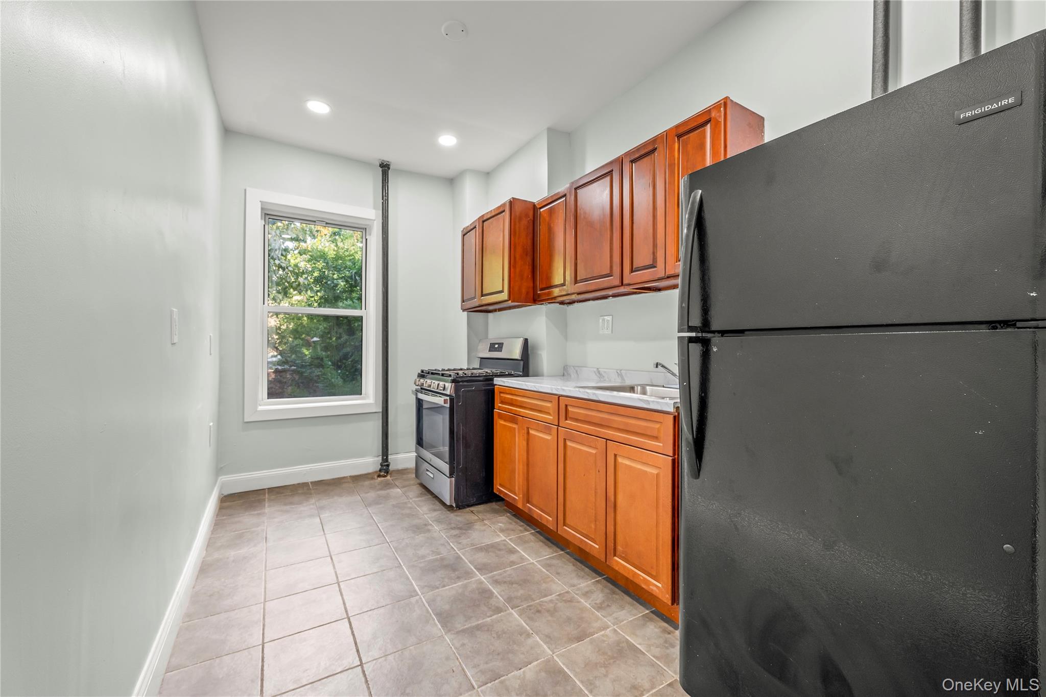 2023 Hughes Avenue Property Photo 4