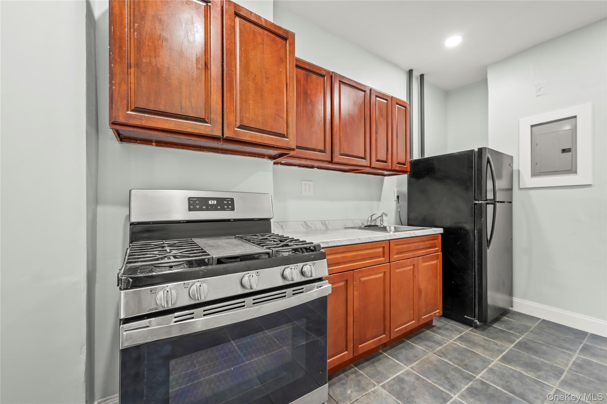 2023 Hughes Avenue Property Photo 6