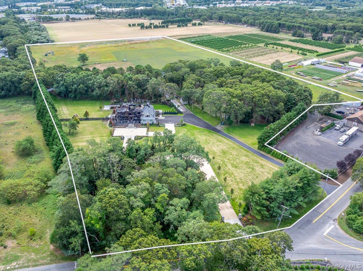 1535 Middle Road Property Photo 1