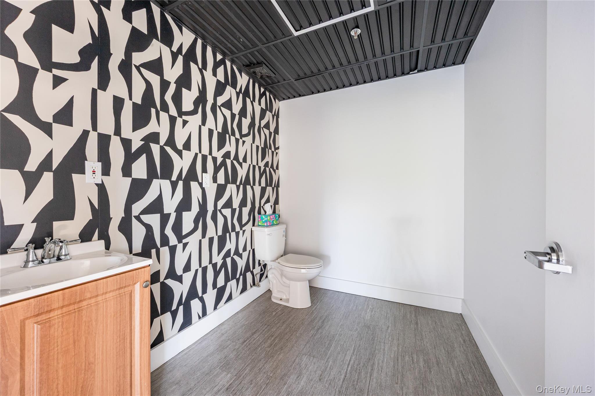 7 Elmwood 201-203 Property Photo 14