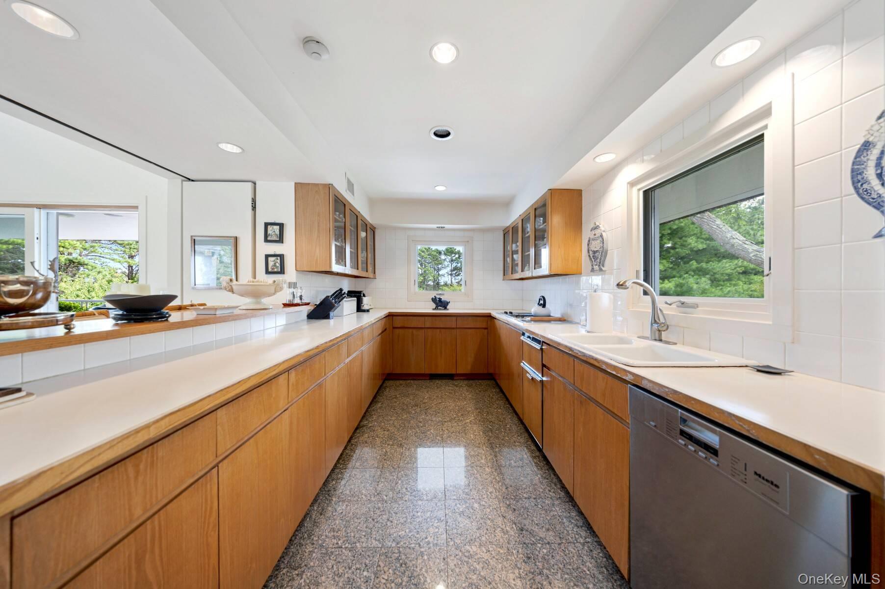 20 Hillside Road Property Photo 18