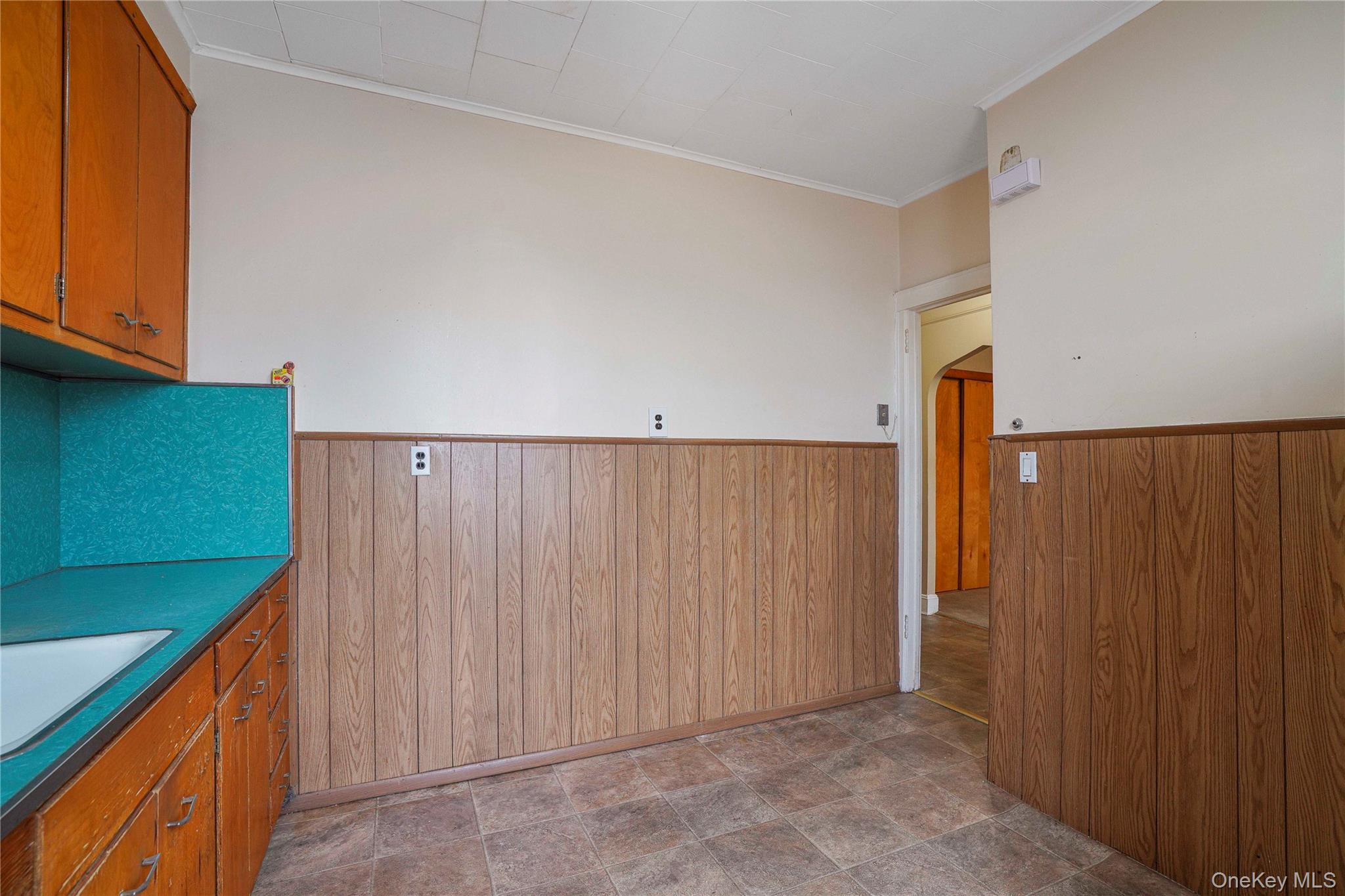 72-07 73 Street Property Photo 11